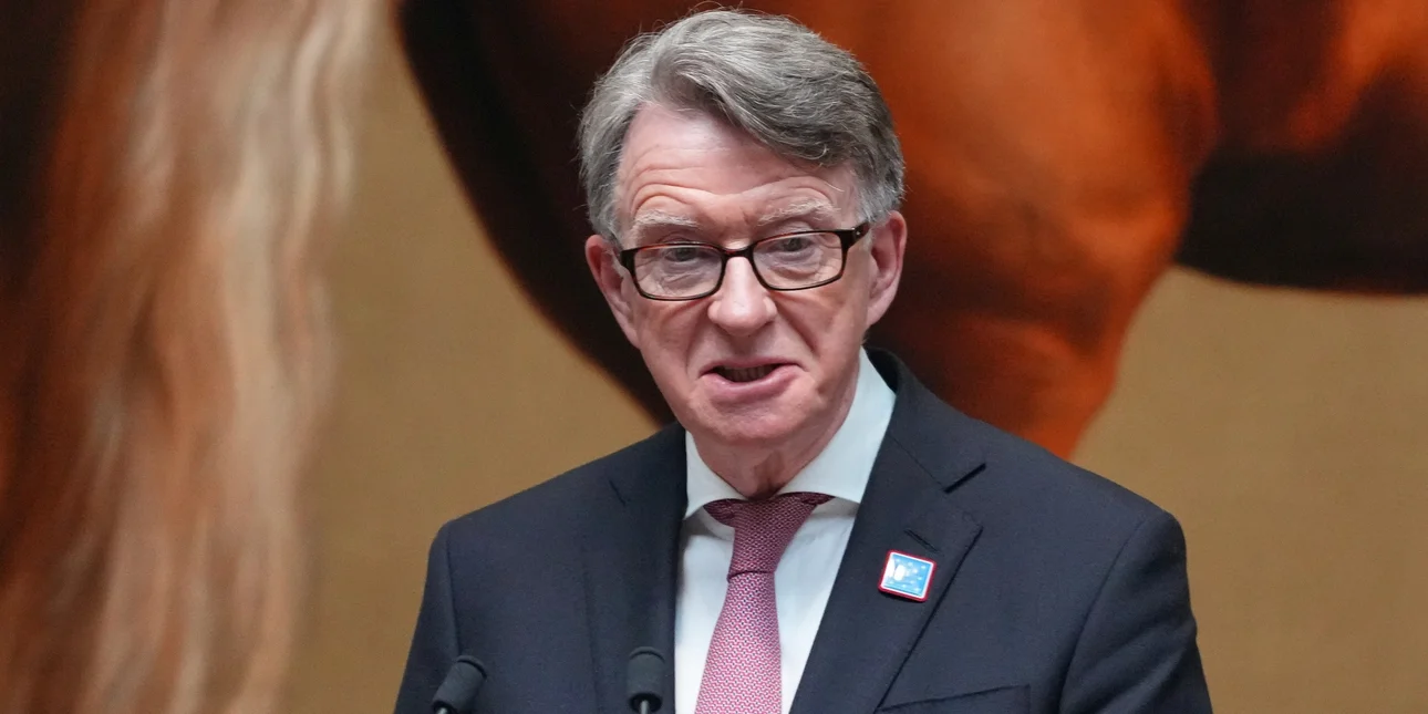 Υπόθεση Έπσταϊν: Συνελήφθη ο πρώην πρέσβης της Βρετανίας στις ΗΠΑ Πίτερ Μάντελσον