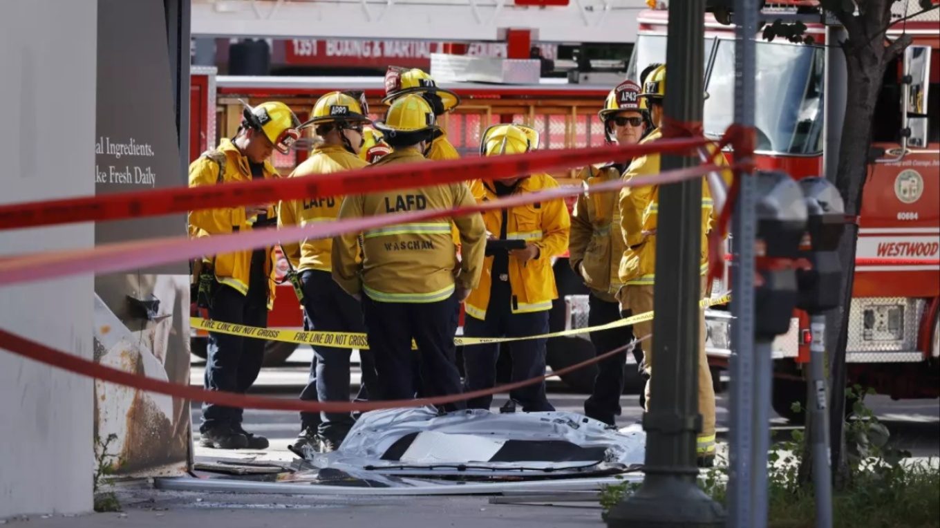 ΒΙΝΤΕΟ: Αυτοκίνητο εισέβαλε σε σούπερ μάρκετ στο Λος Άντζελες, τρεις νεκροί κι έξι τραυματίες