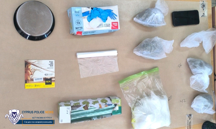 Σαρωτικές έρευνες ΥΚΑΝ σε 10 οικίες, υποστατικό και 13 οχήματα, τέσσερις συλλήψεις