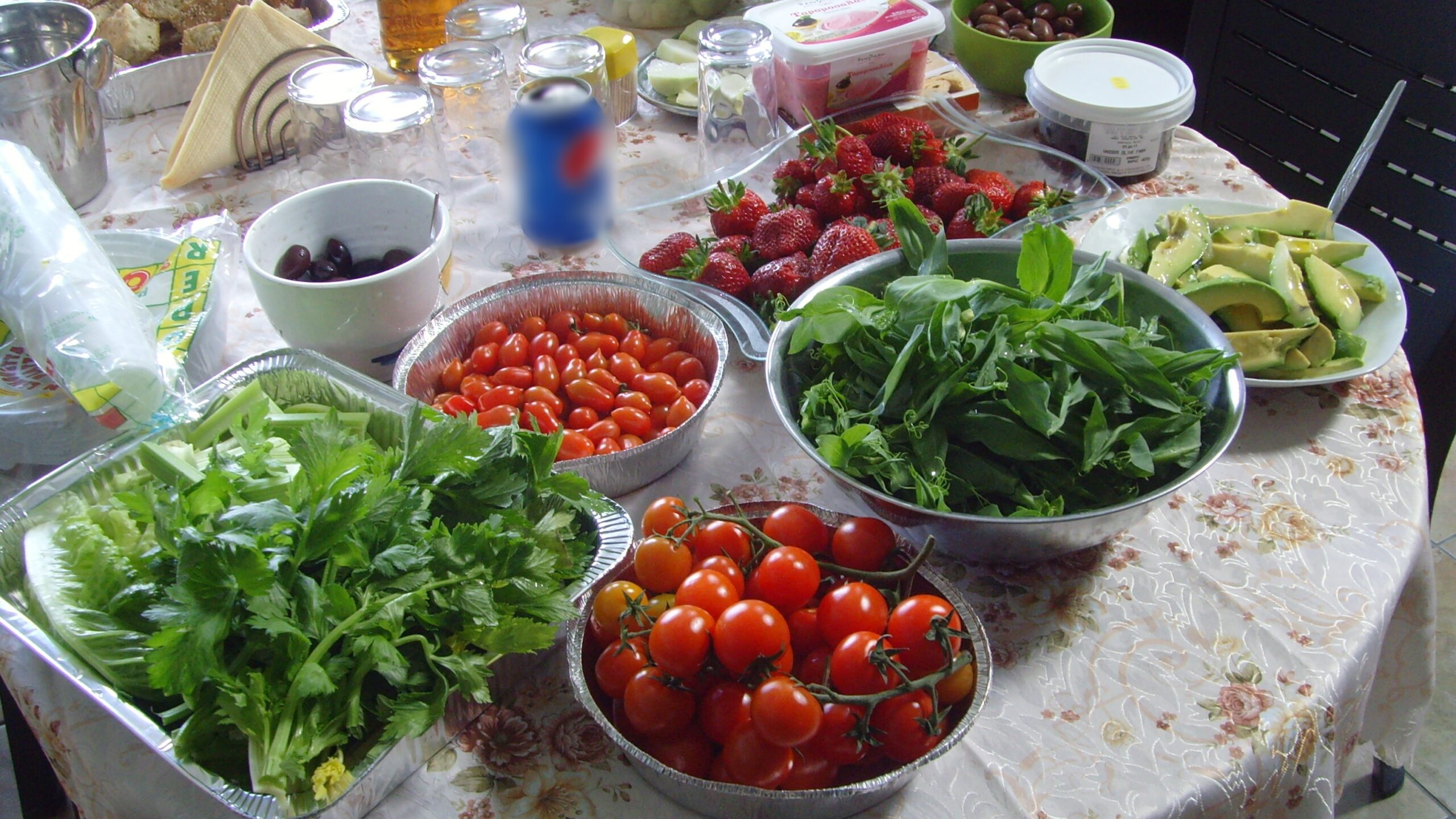 &Tau;&alpha; &epsilon;&delta;έ&sigma;&mu;&alpha;&tau;&alpha; &tau;&eta;&sigmaf; &Kappa;&alpha;&theta;&alpha;&rho;ά&sigmaf; &Delta;&epsilon;&upsilon;&tau;έ&rho;&alpha;&sigmaf;: &Eta; &laquo;&pi;&alpha;&gamma;ί&delta;&alpha;&raquo; &tau;&omega;&nu; &nu;&eta;&sigma;&tau;&epsilon;&iota;ώ&nu; &kappa;&alpha;&iota; &tau;&iota; &pi;&rho;έ&pi;&epsilon;&iota; &nu;&alpha; &pi;&rho;&omicron;&sigma;έ&xi;&omicron;&upsilon;&mu;&epsilon; &sigma;&tau;&eta;&nu; &delta;&iota;&alpha;&tau;&rho;&omicron;&phi;ή &mu;&alpha;&sigmaf;