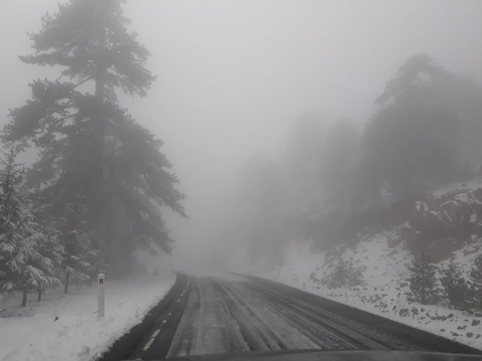 Οδηγοί προσοχή! Πυκνή ομίχλη επικρατεί στο Τρόοδος