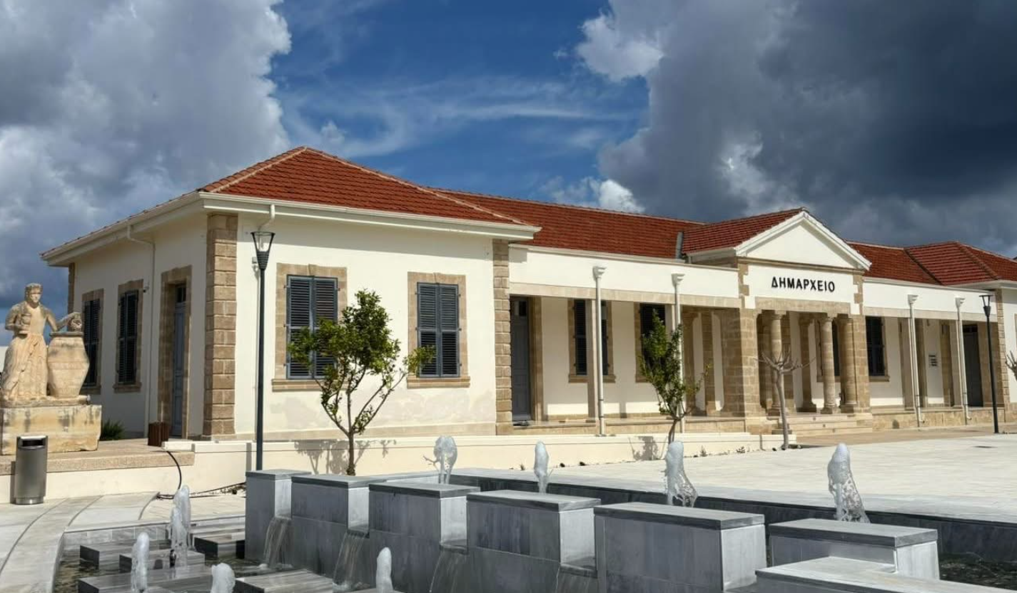 «Έκδηλα παράνομο»: Τι λέει το ΥΠΕΣ για την διαδικασία πρόσληψης παιδιών των αντιδημάρχων και τι προβλέπει ο νόμος