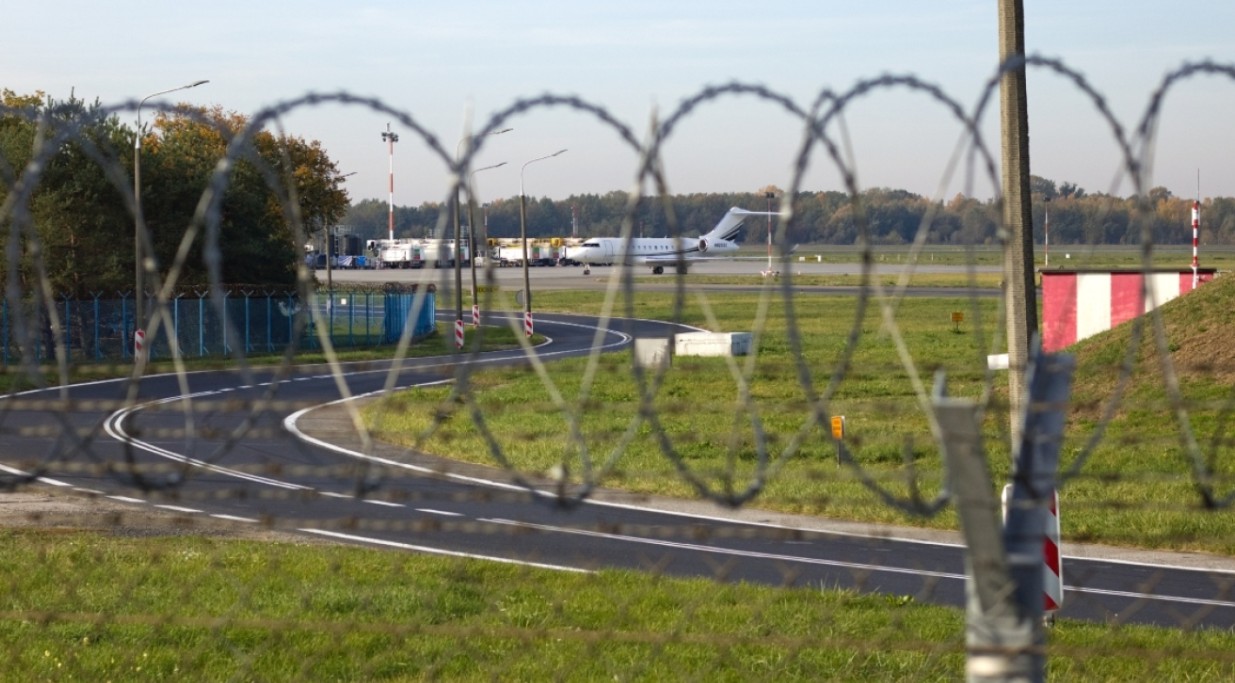 Έκλεισαν δύο αεροδρόμια στην Πολωνία λόγω «μη προγραμματισμένης στρατιωτικής δραστηριότητας»