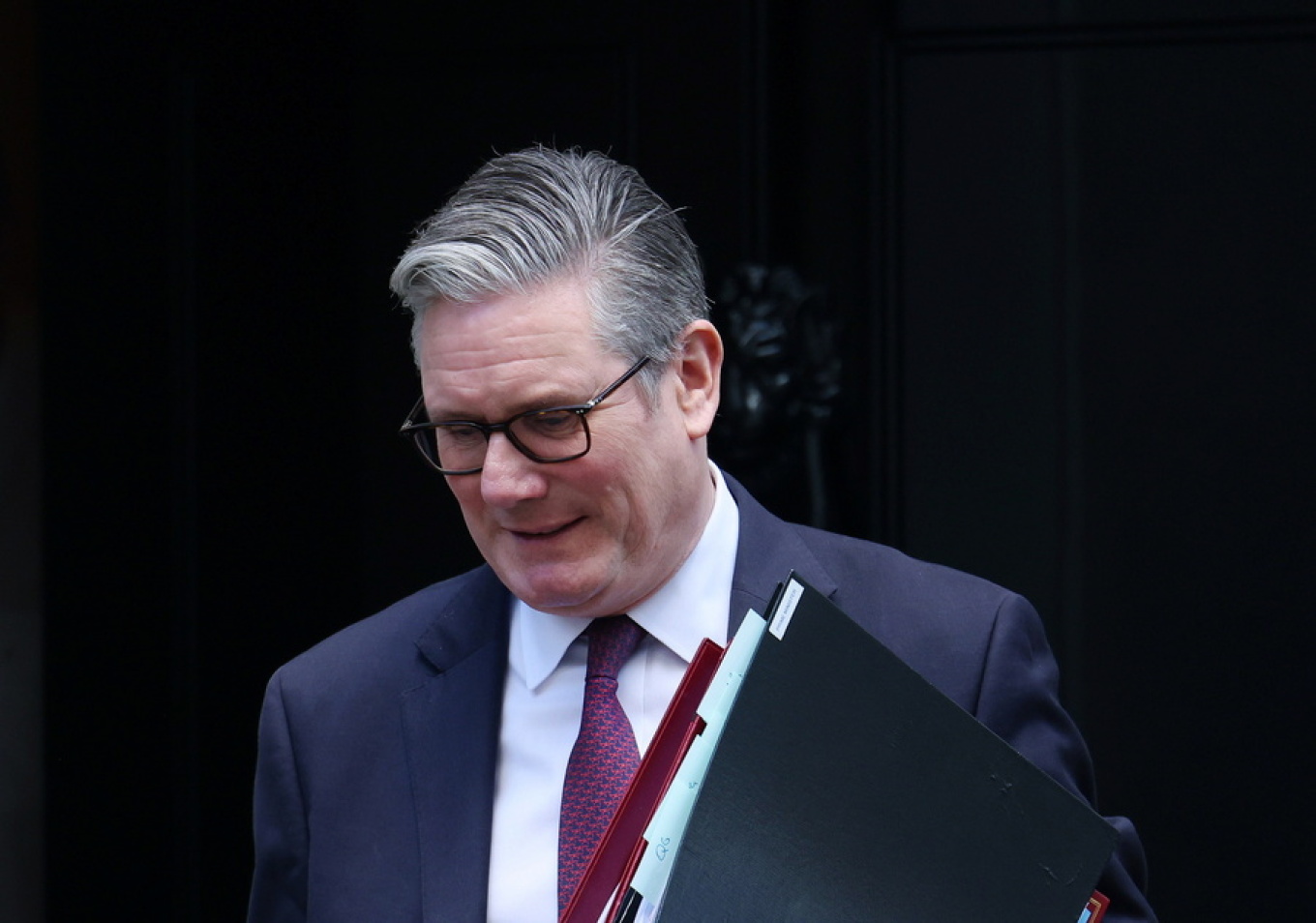 Τριγμοί στη Βρετανία από την υπόθεση Επστάιν: Παραιτήθηκε ο επικεφαλής του επιτελείου Στάρμερ