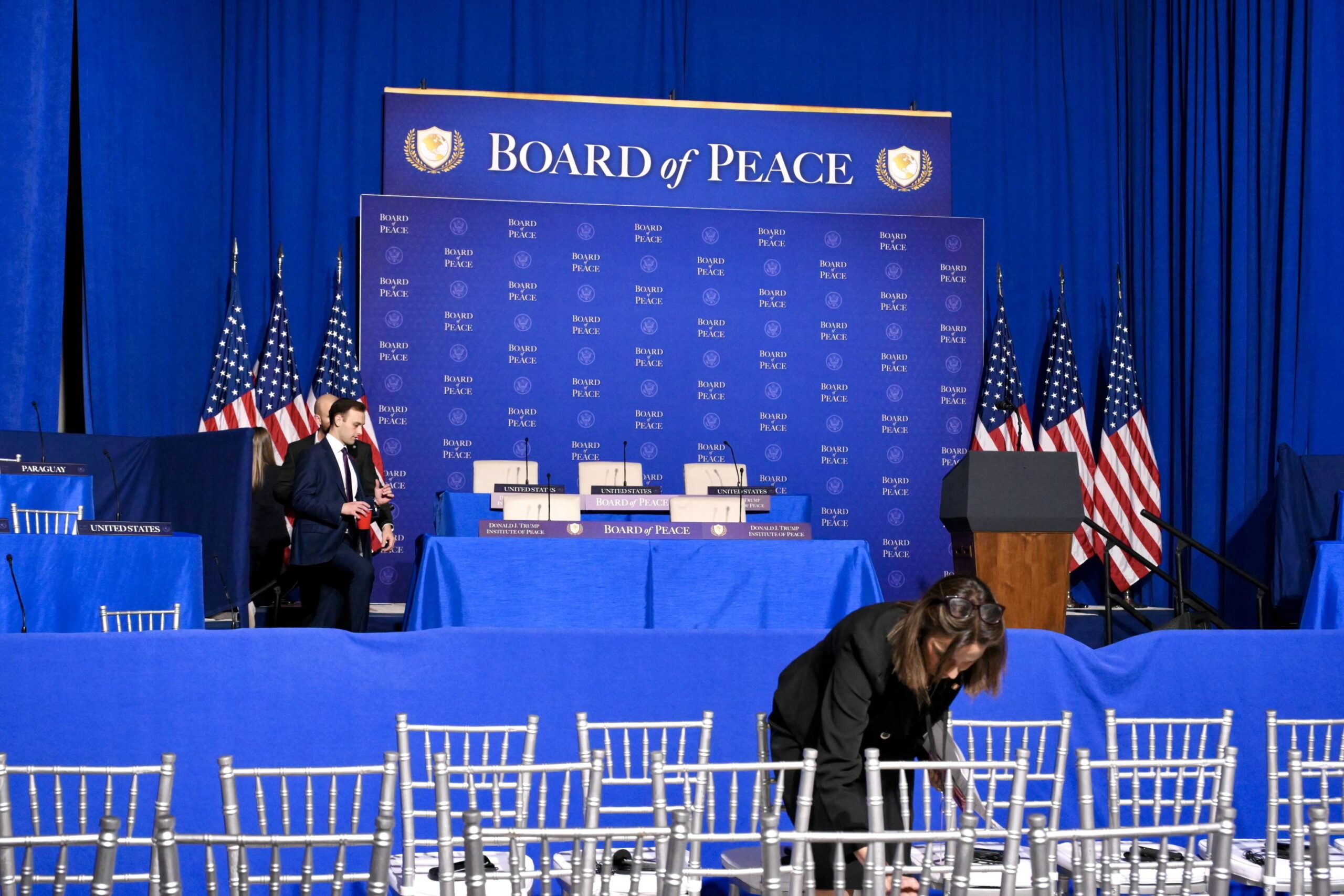 Συμβούλιο για την Ειρήνη: Τα… κόλπα Τράμπ και γιατί Ελλάδα και Κύπρος είπαν «ναι»