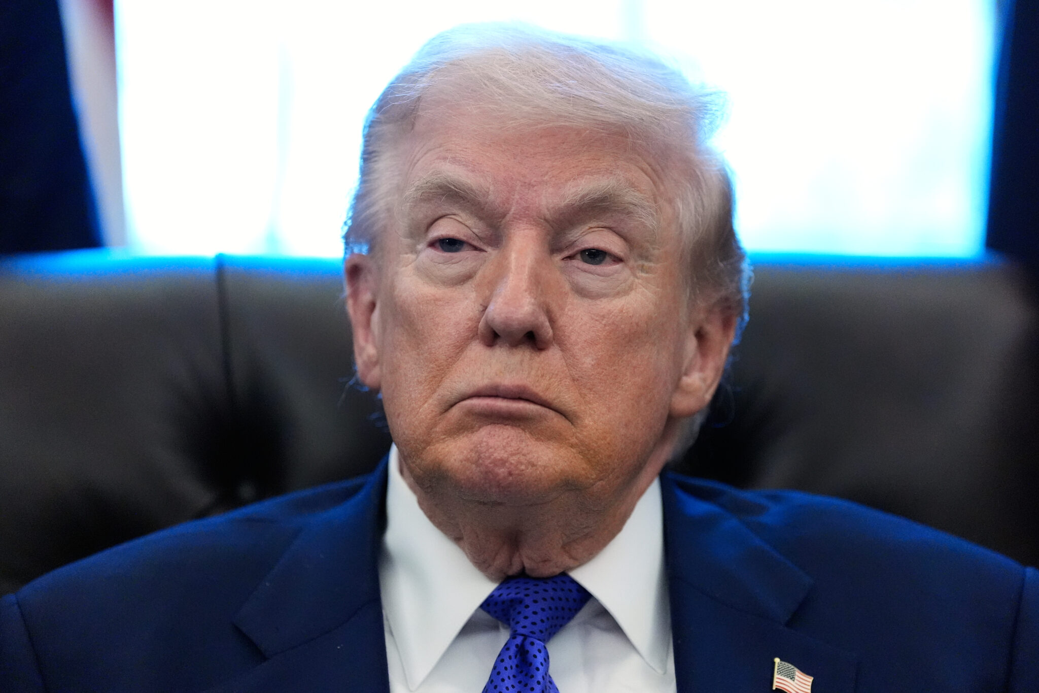 Διάταγμα με απειλή δασμών σε χώρες που έχουν εμπορικές σχέσεις με το Ιράν υπέγραψε ο Τραμπ