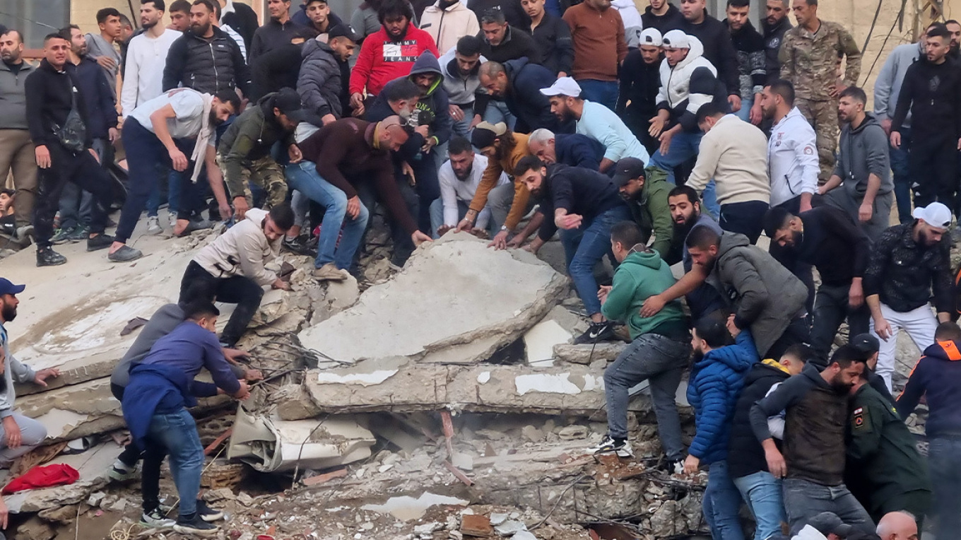 ΒΙΝΤΕΟ: Κατέρρευσε πολυκατοικία στον Λίβανο, έρευνες για παγιδευμένους στα συντρίμμια