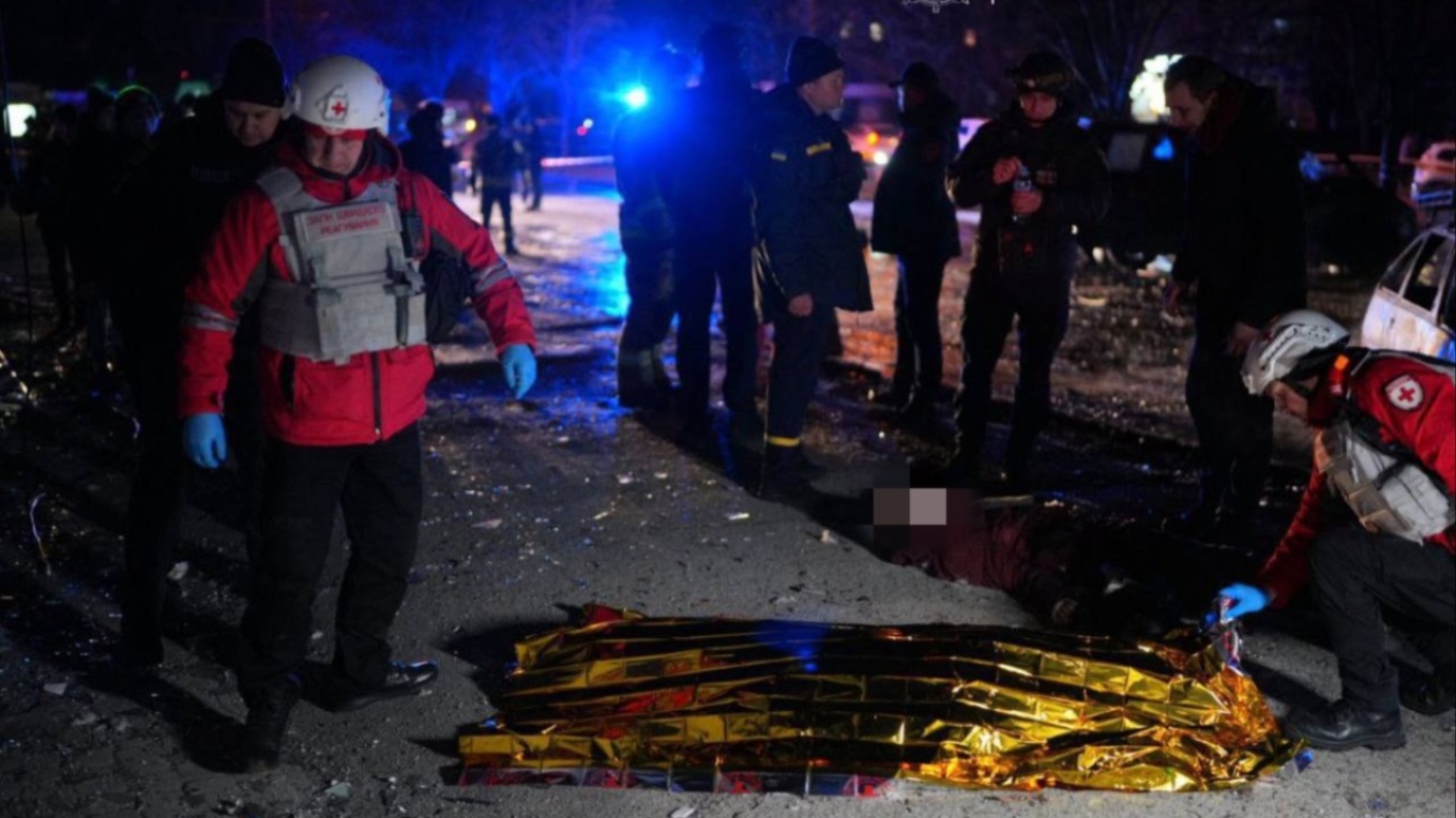 ΒΙΝΤΕΟ: Δύο νεκροί κι 11 τραυματίες από πλήγμα ρωσικού drone στη Ζαπορίζια, ανάμεσά τους παιδιά