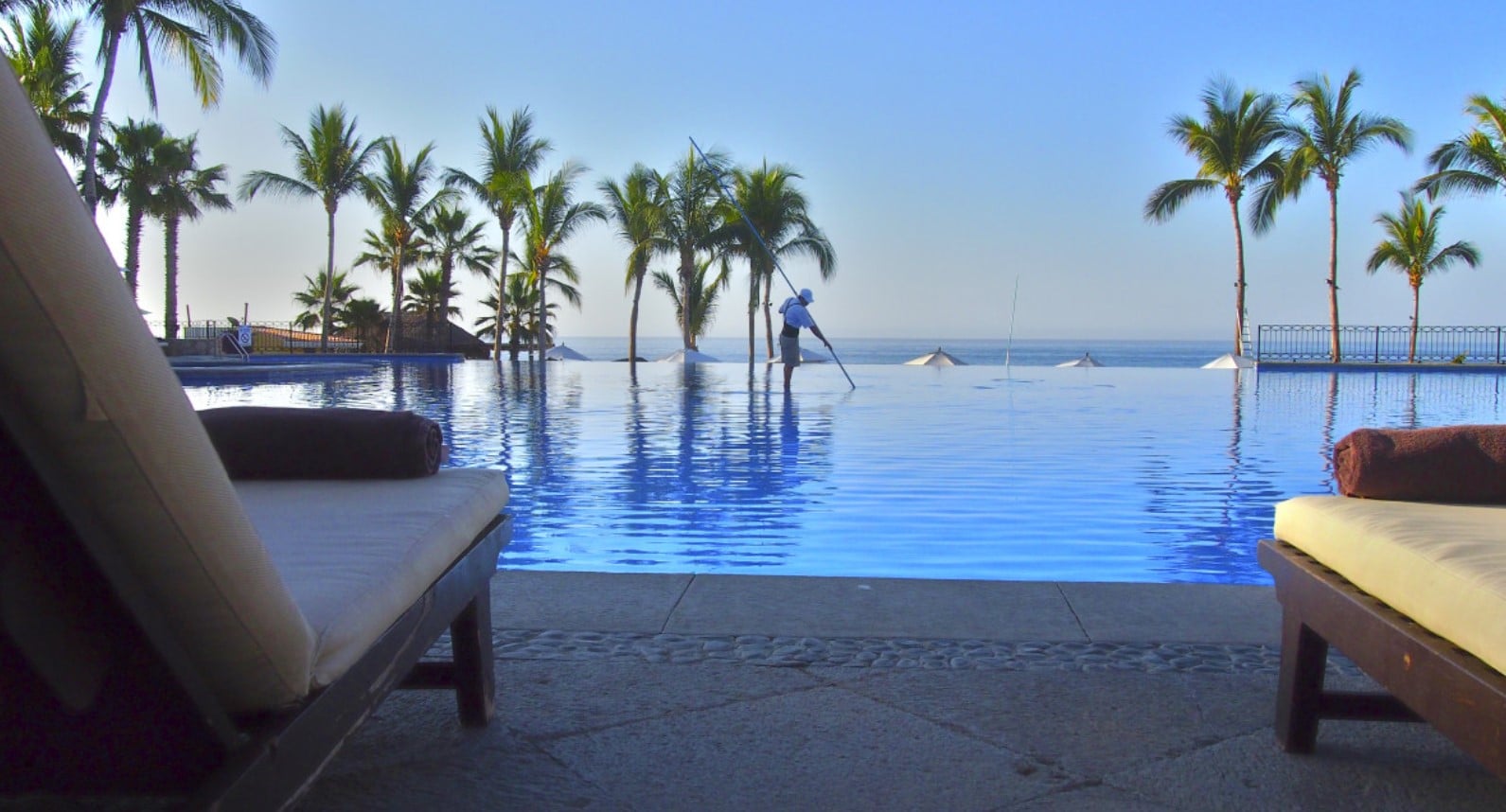 Το κράτος αισιοδοξεί, αλλά ο τουρισμός «αιμορραγεί»