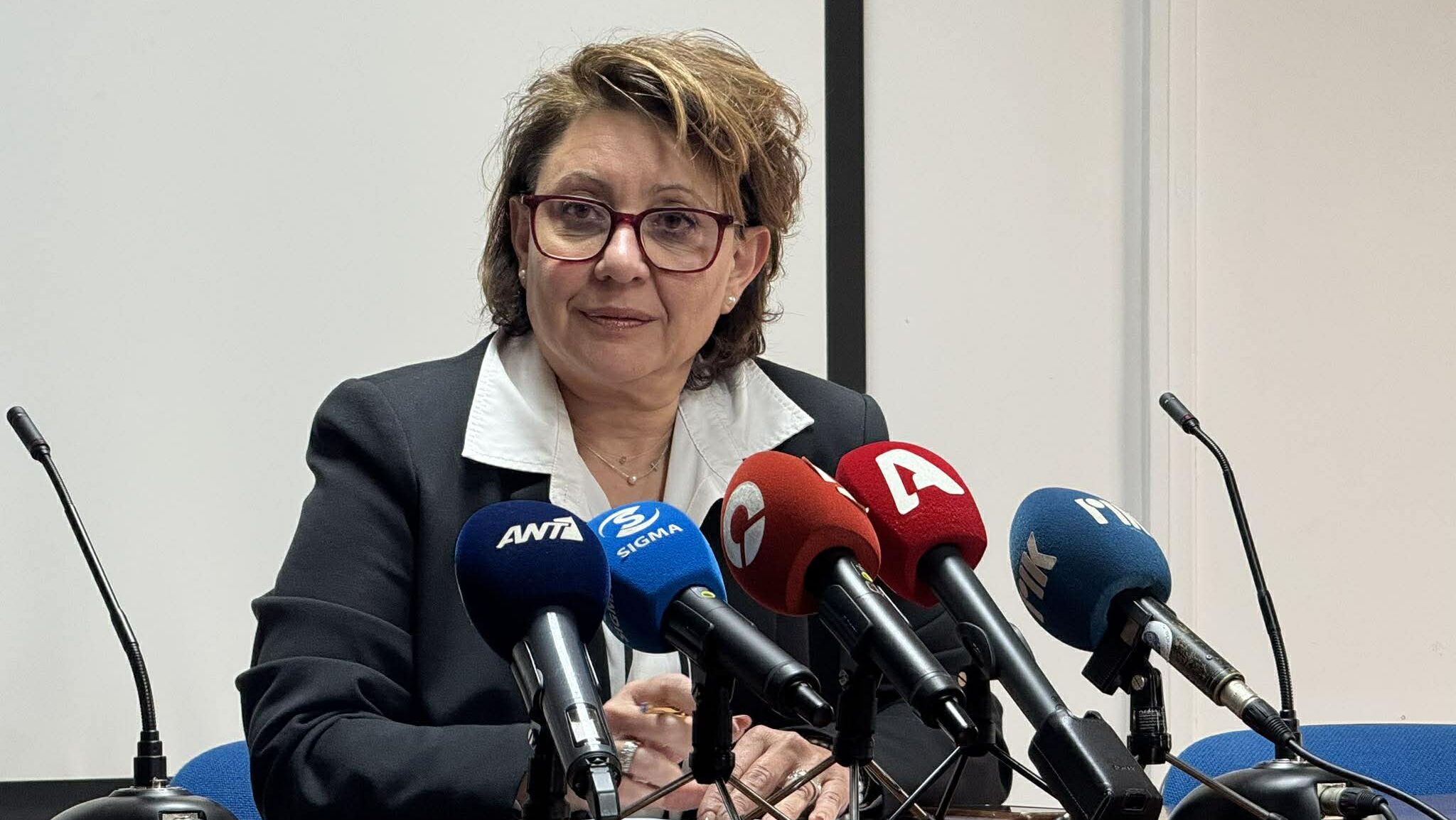 Μάχη για να σωθεί η κόκκινη αγελάδα: Ανοίγουν τάφρους στο Δάλι για τις θανατώσεις ζώων