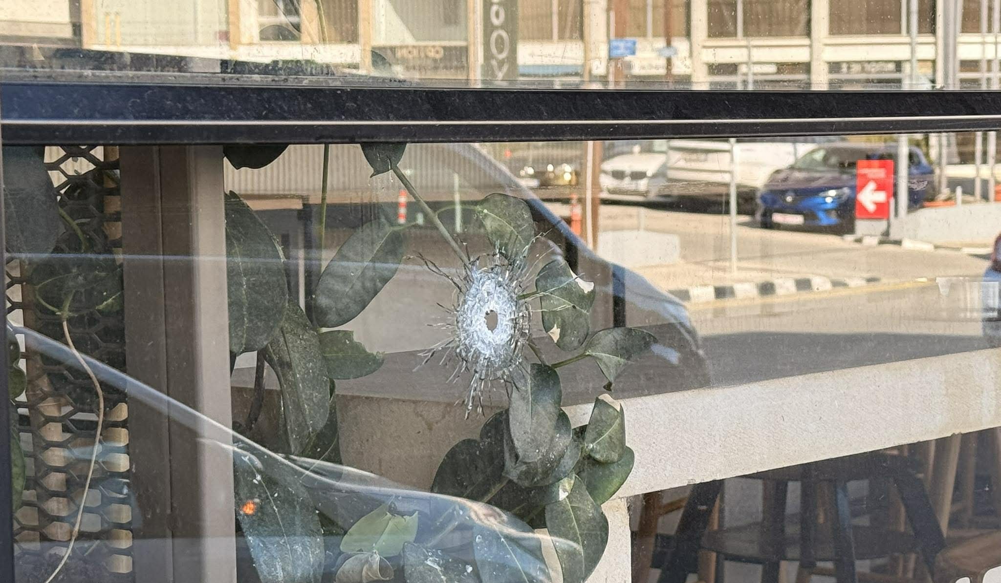 ΦΩΤΟ: Εδώ έπεσε ο νυχτερινός πυροβολισμός κατά υποστατικού στη Λεμεσό