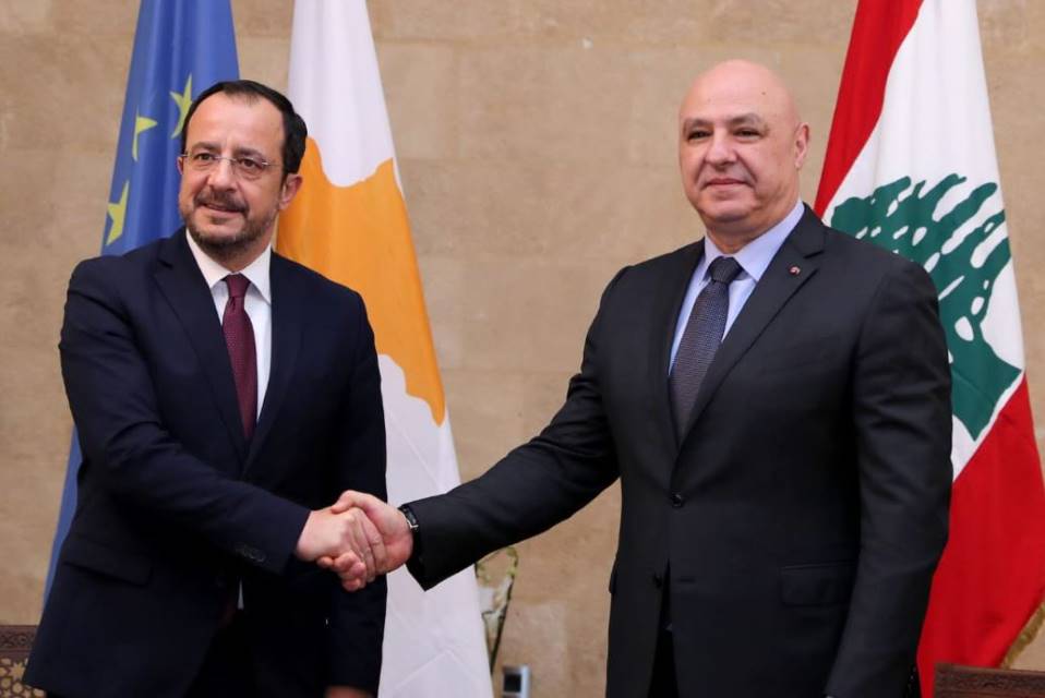 &Alpha;&nu;&theta;&rho;&omega;&pi;&iota;&sigma;&tau;&iota;&kappa;ή &beta;&omicron;ή&theta;&epsilon;&iota;&alpha; 300.000 &epsilon;&upsilon;&rho;ώ &alpha;&pi;ό &tau;&eta;&nu; &Kappa;ύ&pi;&rho;&omicron; &sigma;&tau;&omicron;&nu; &Lambda;ί&beta;&alpha;&nu;&omicron;