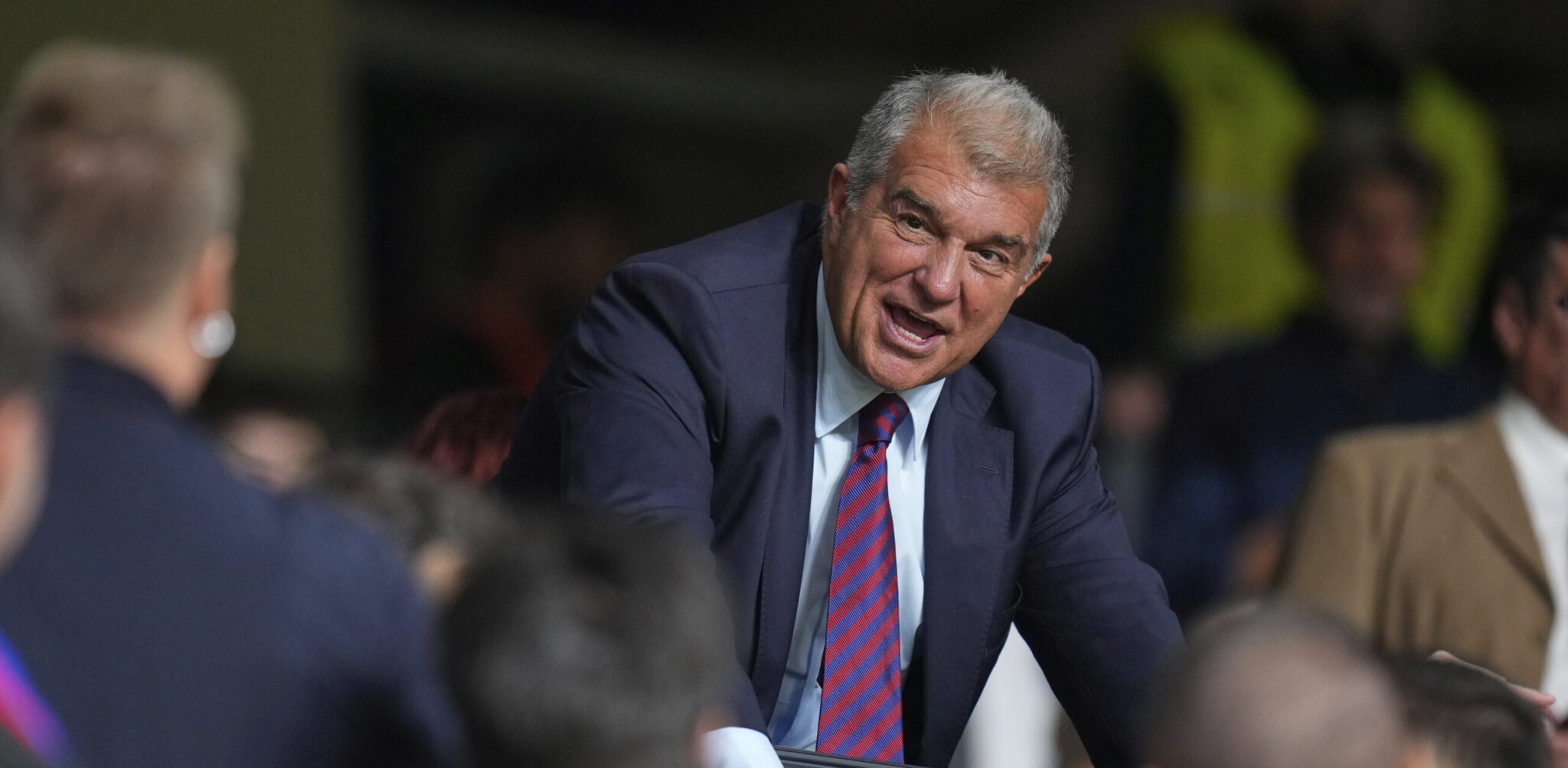 Η απολογία του Λαπόρτα για την άσεμνη χειρονομία του στο Μπαρσελόνα – Βιγιαρεάλ (ΦΩΤΟ)