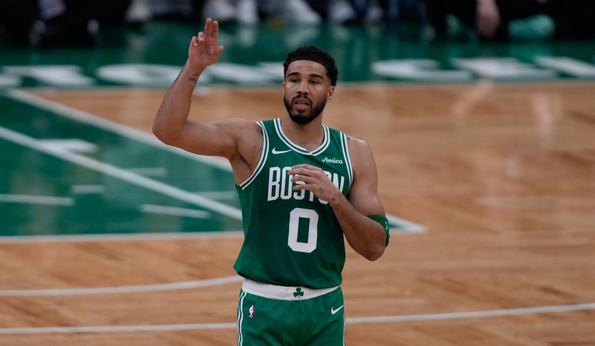 Τέιτουμ με 15 πόντους στην επιστροφή από επέμβαση στον αχίλλειο, νίκη των Σέλτικς επί των Μάβερικς