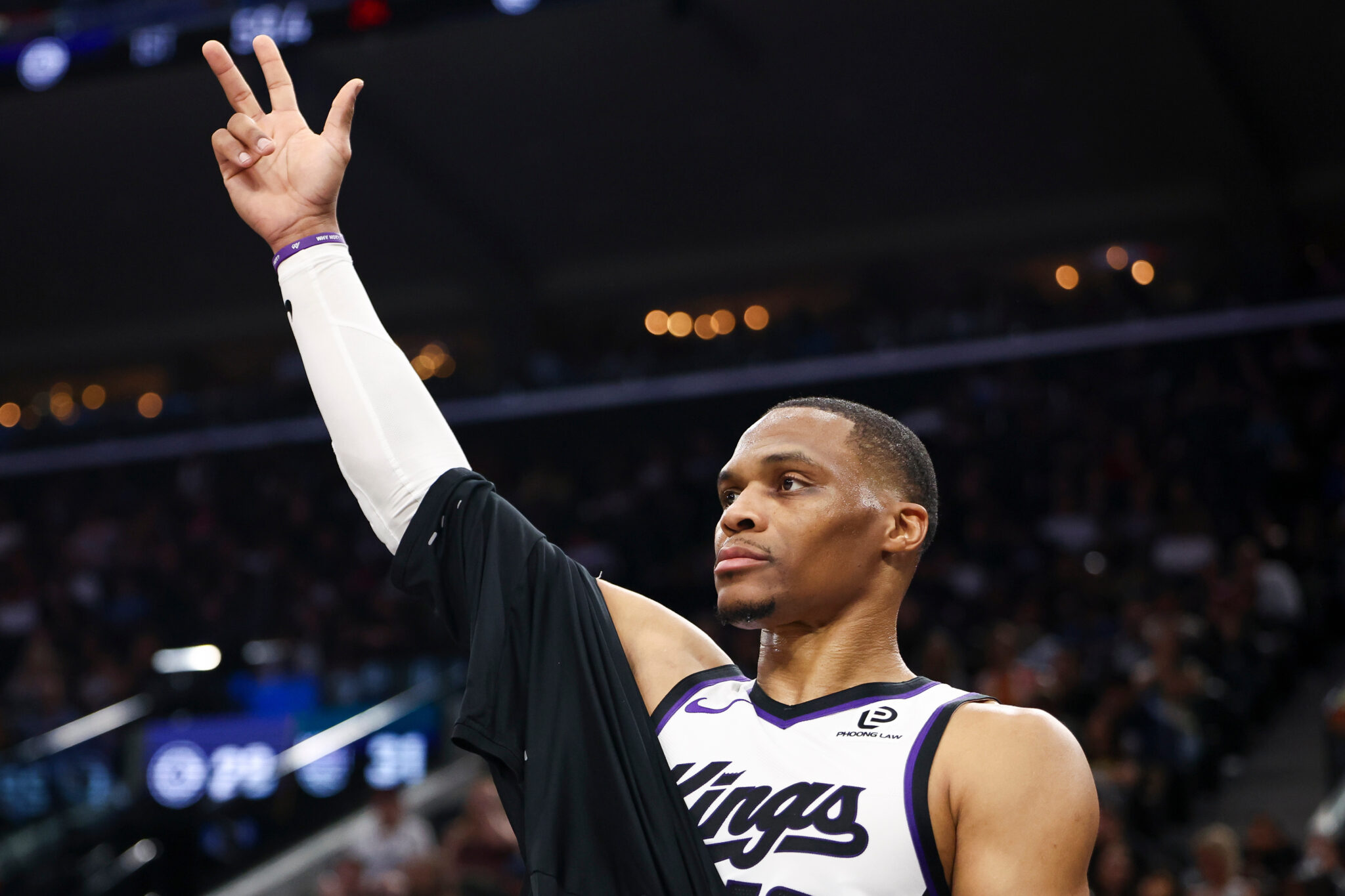 Triple-double ο Γουέστμπρουκ, πλήγμα με Λέοναρντ για τους Κλίπερς στη νίκη των Κινγκς