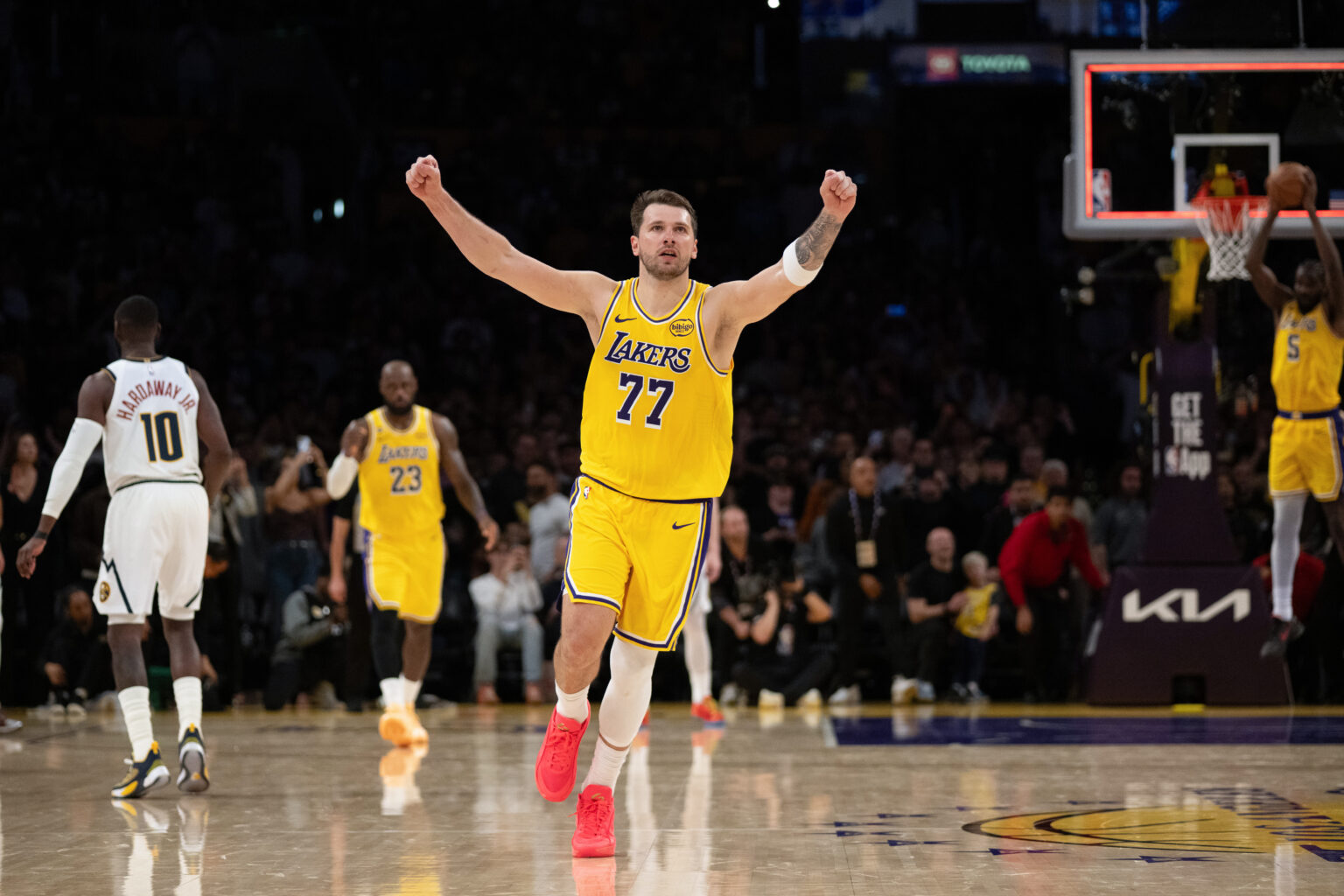 Άλωσαν το Χιούστον με σούπερ Ντόντσιτς οι Λέικερς – Ασταμάτητοι Σπερς και Σέλτικς