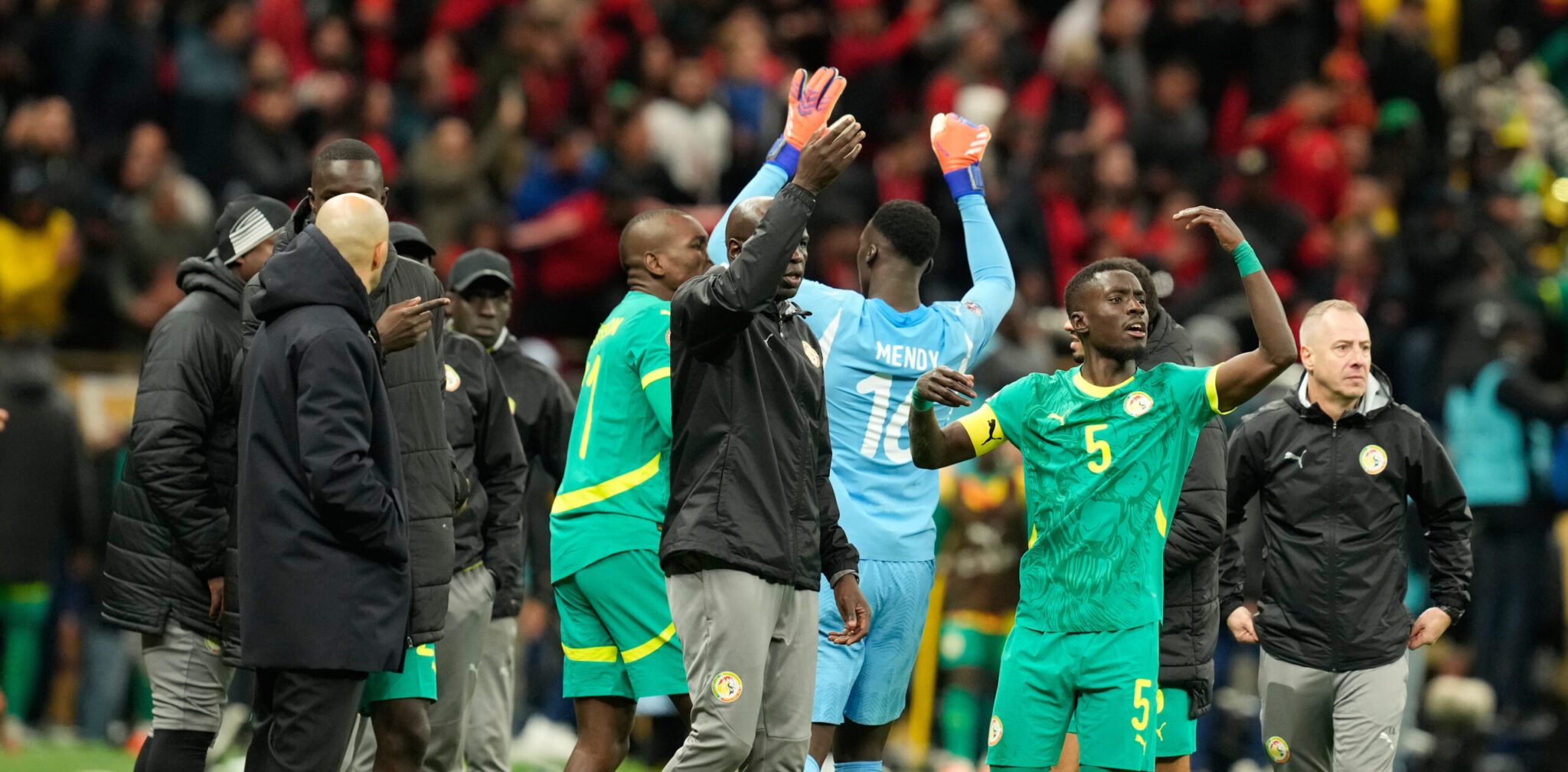 «Επαίσχυντη απόφαση, το ποδόσφαιρο παίζεται στο γήπεδο»: Σφοδρές αντιδράσεις για την αφαίρεση του τίτλου από τη Σενεγάλη