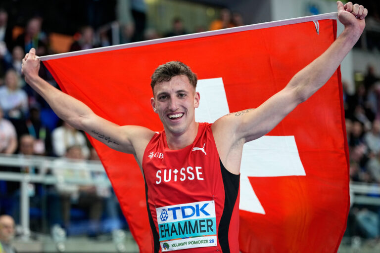 Έγραψε ιστορία ο Σίμον Έχαμερ: Διέλυσε το παγκόσμιο ρεκόρ στο έπταθλο κλειστού στίβου