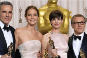 Πολλά εντυπωσιακά φορέματα έχουν εμφανιστεί στα Όσκαρ, αλλά μόνο ένα κόστιζε 4 εκατομμύρια δολάρια