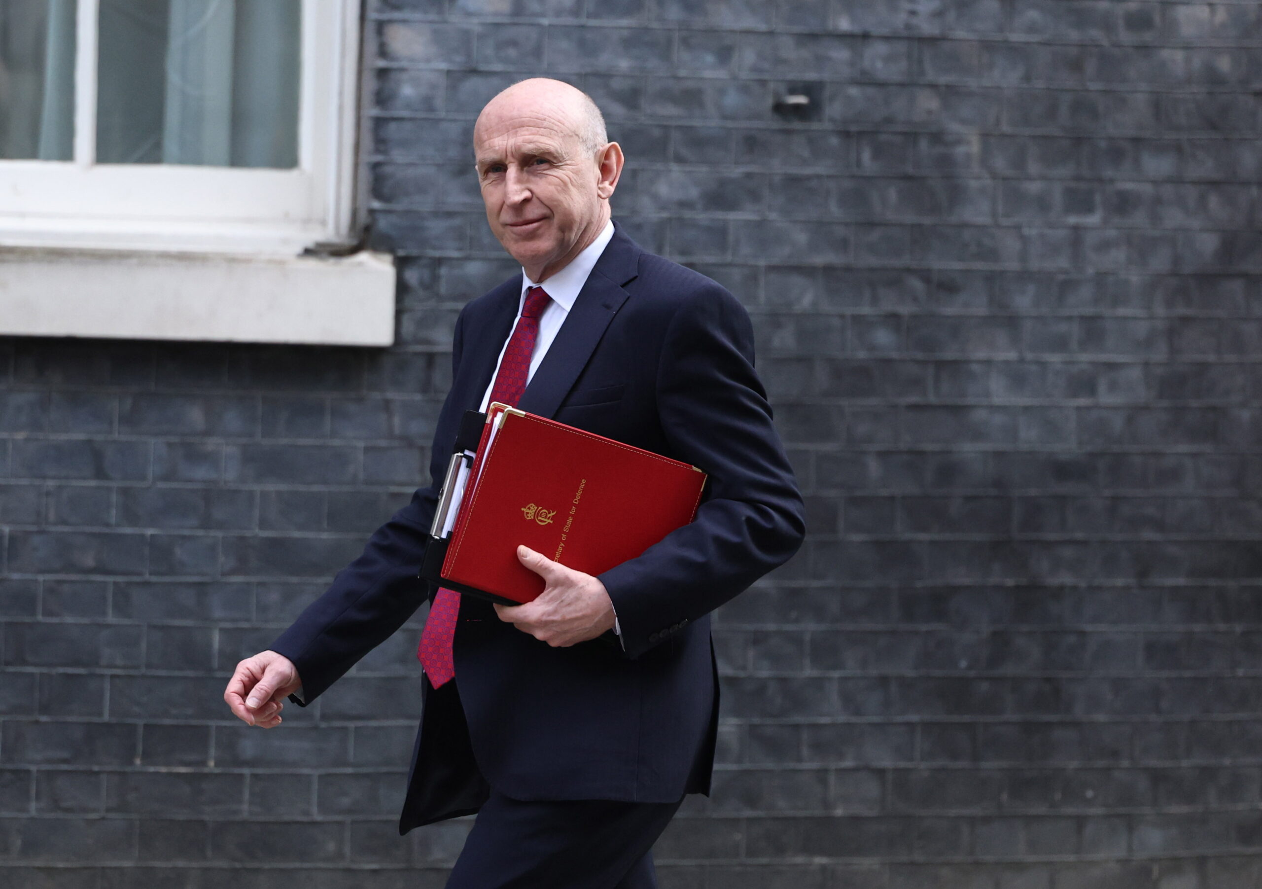 Τζον Χίλι: Μέσα στις επόμενες μέρες θα αποπλεύσει το αντιτορπιλικό Dragon