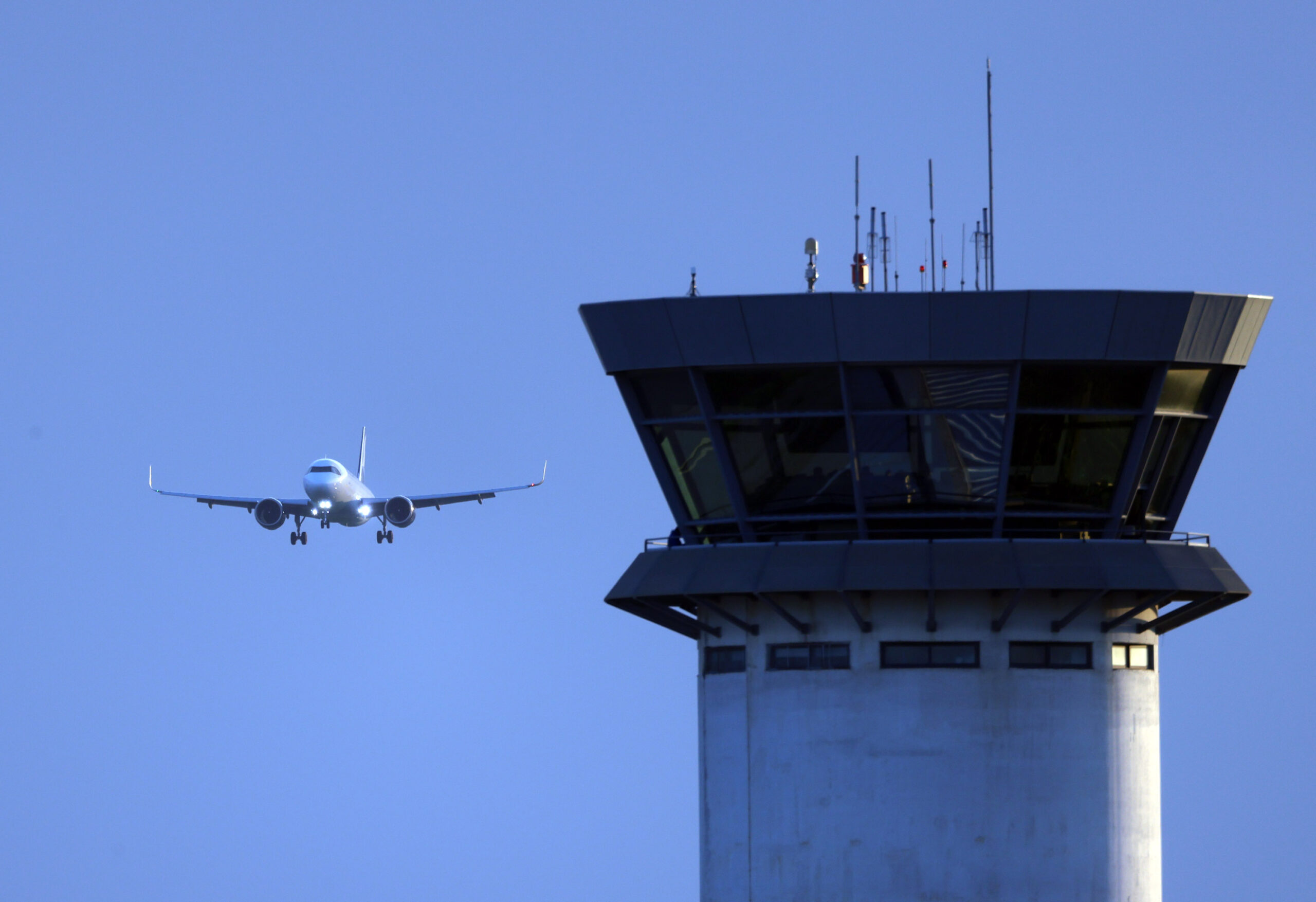 &Pi;ό&sigma;&omicron;&iota; &epsilon;&pi;&alpha;&nu;&alpha;&pi;&alpha;&tau;&rho;ί&zeta;&omicron;&nu;&tau;&alpha;&iota; &tau;&eta;&nu; &Pi;έ&mu;&pi;&tau;&eta; &alpha;&pi;ό &Nu;&tau;&omicron;&upsilon;&mu;&pi;ά&iota;, &pi;ώ&sigmaf; &theta;&alpha; &epsilon;&pi;&iota;&sigma;&tau;&rho;έ&psi;&omicron;&upsilon;&nu; &alpha;&pi;ό &Tau;&alpha;ϊ&lambda;ά&nu;&delta;&eta;