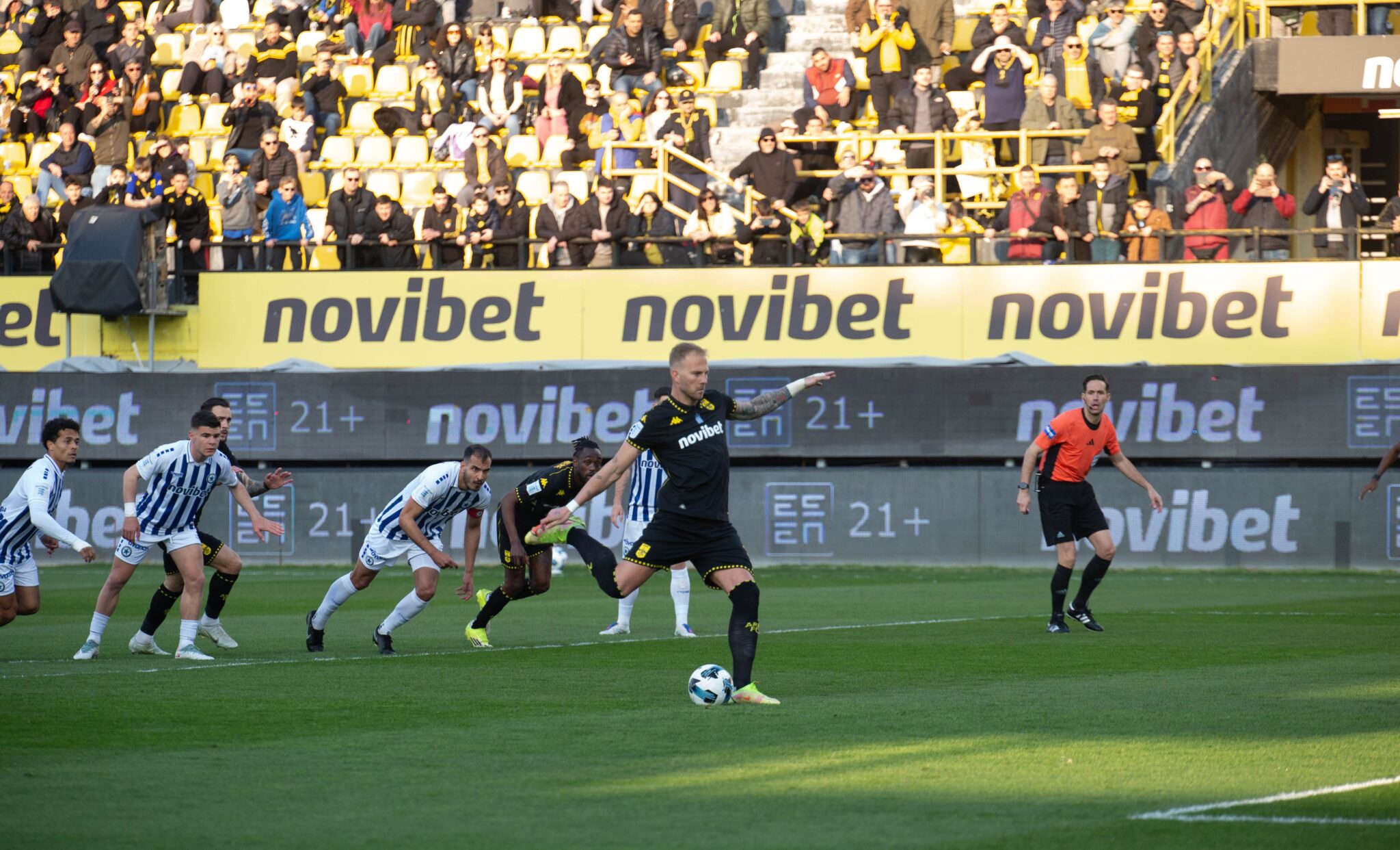 «Πυροβόλησε» τα πόδια του ο Άρης και έμεινε στο μηδέν με τον Ατρόμητο