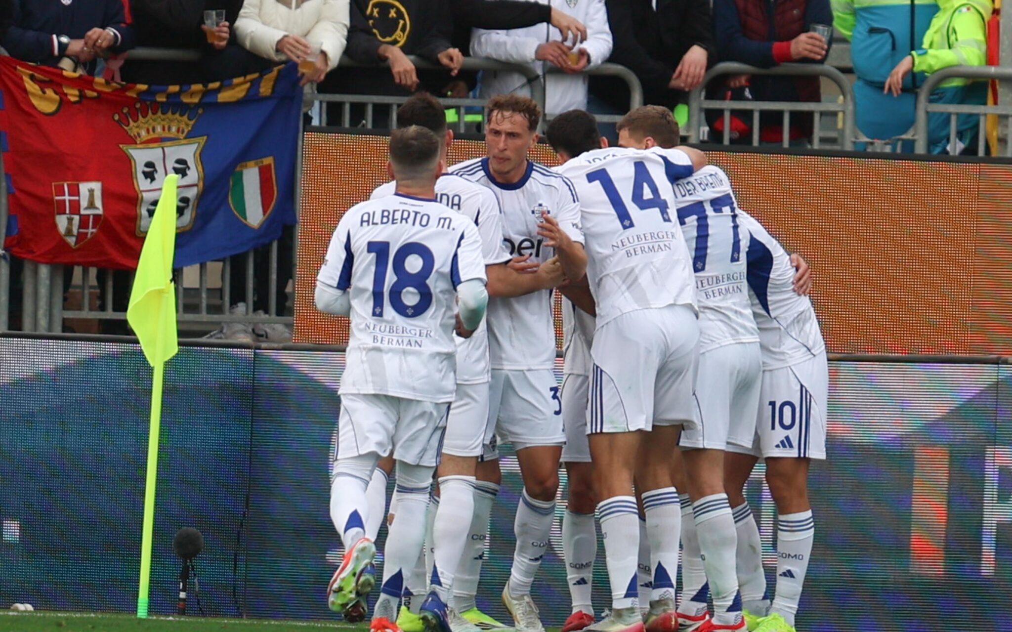 Τρένο για Champions League η Κόμο: Πέρασε από την Κάλιαρι και συνεχίζει να βλέπει… αστεράκια