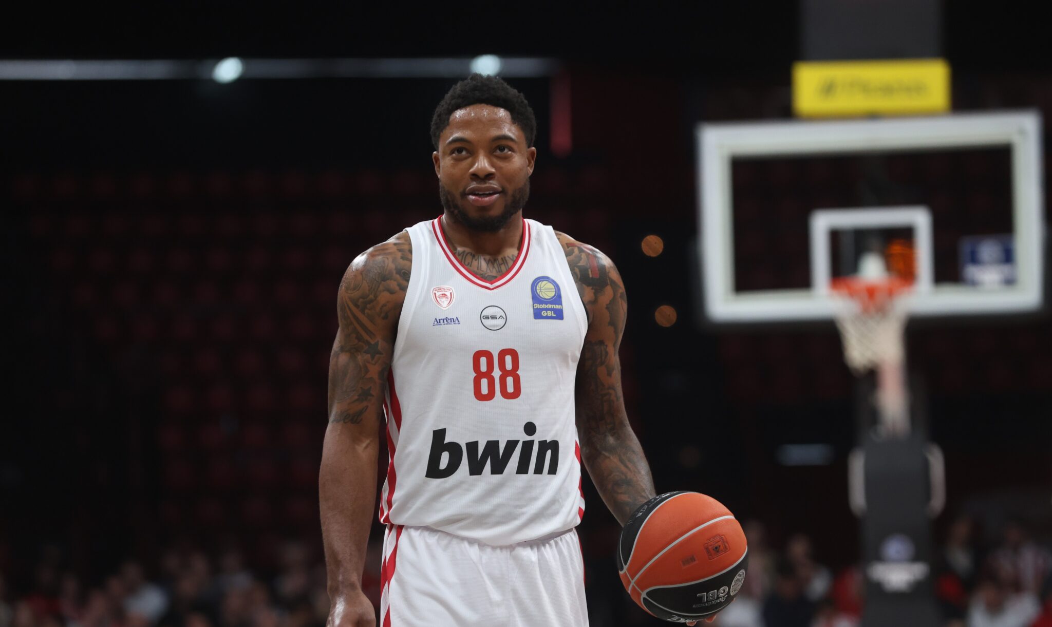 Καταγγελία Παναθηναϊκού για άσεμνη χειρονομία του Τζόουνς στο ντέρμπι με Ολυμπιακό