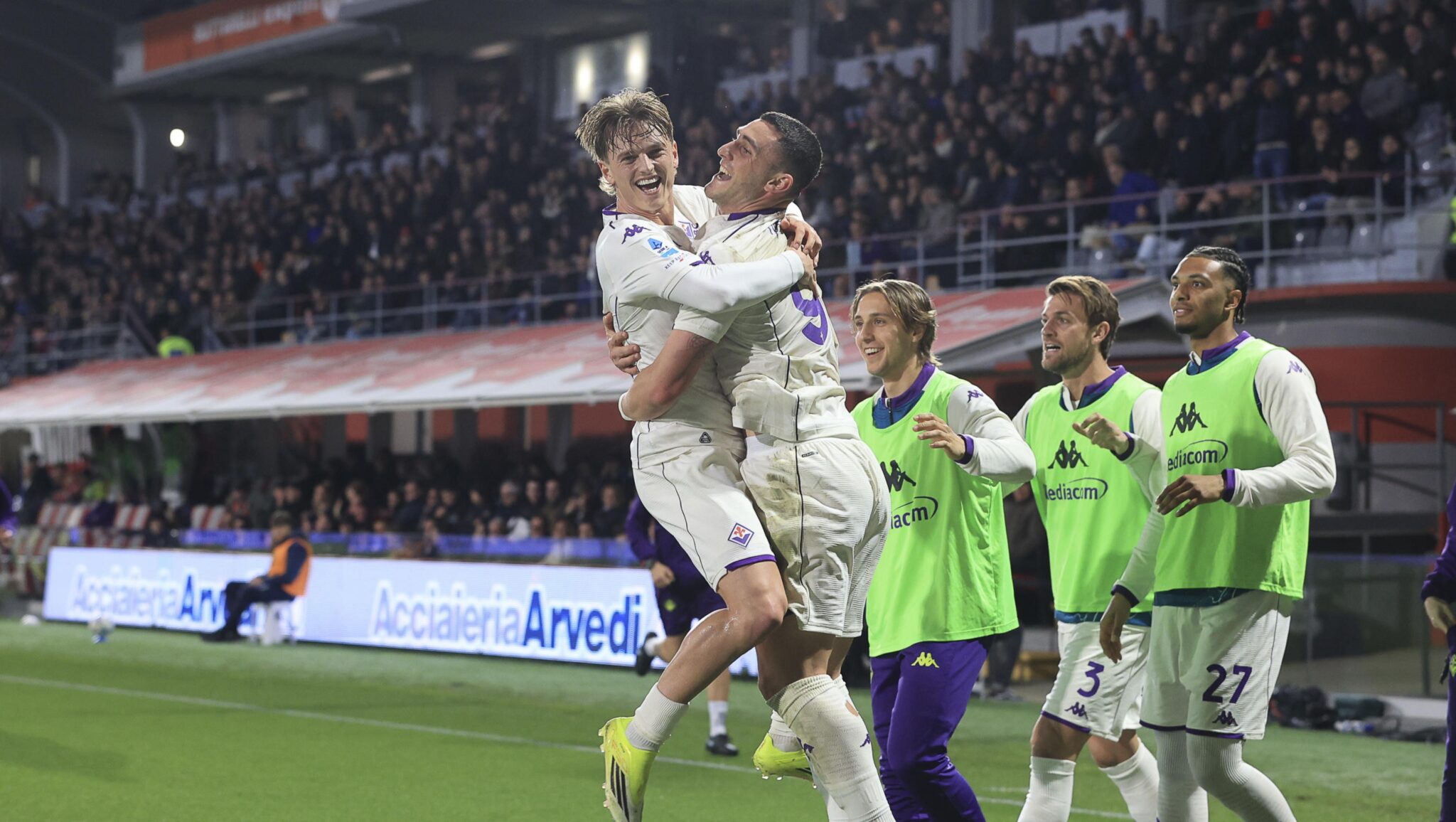 Τεσσάρα και… ηρεμία για Φιορεντίνα, βυθίζεται η Κρεμονέζε!