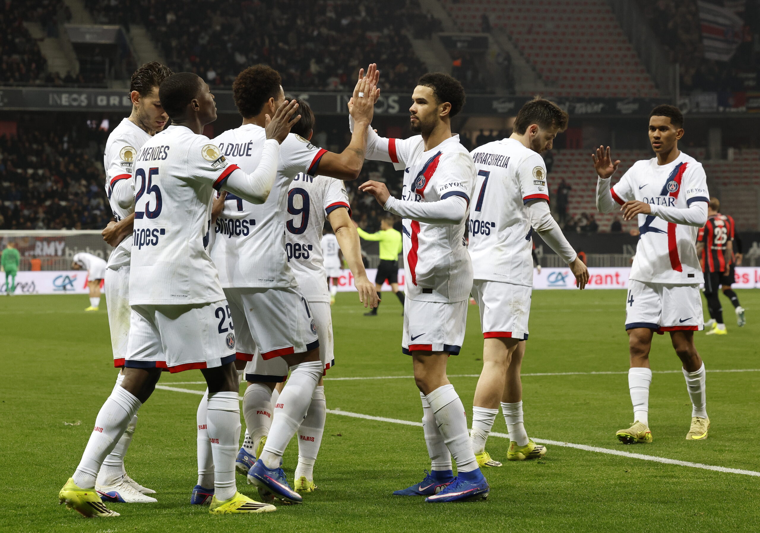 Εμφατική επιστροφή στην κορυφή για την Παρί