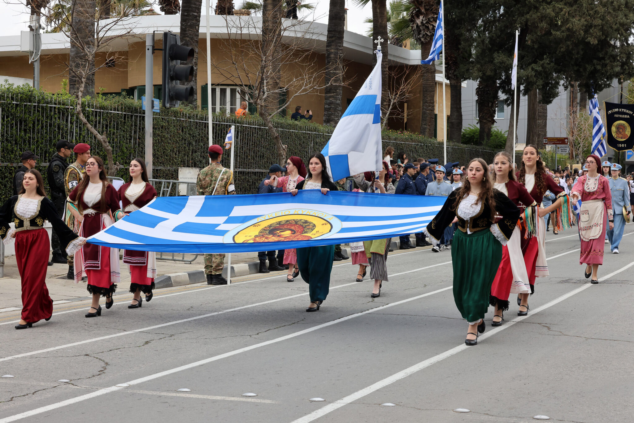 Μηνύματα ενότητας και αγώνα από την πολιτική Ηγεσία για την 25η Μαρτίου