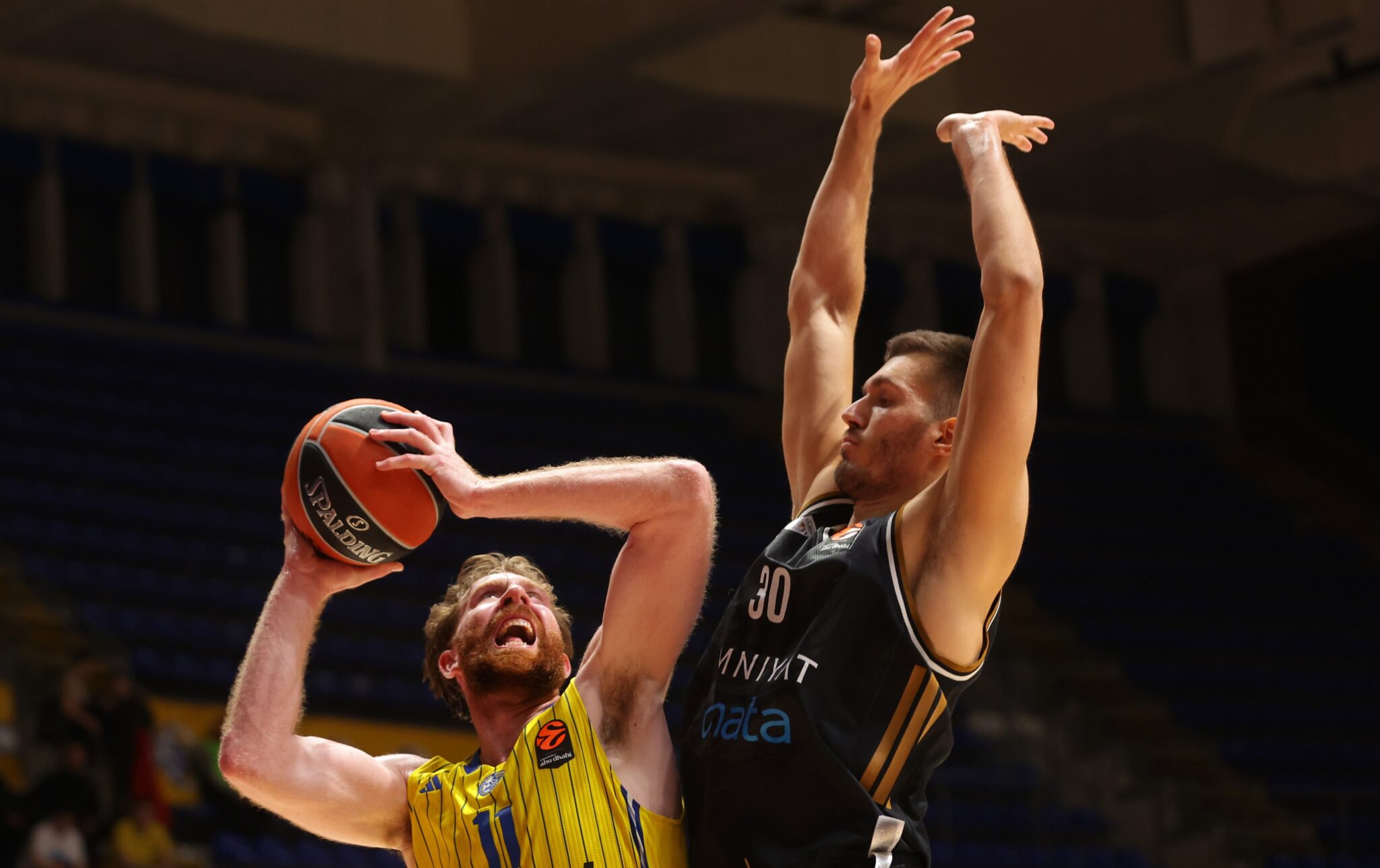 Έριξε στο καναβάτσο τη Dubai BC και συνεχίζει να ελπίζει η Μακάμπι – Νίκησε την Εφές και πλησιάζει προς το πλεονέκτημα η Ρεάλ