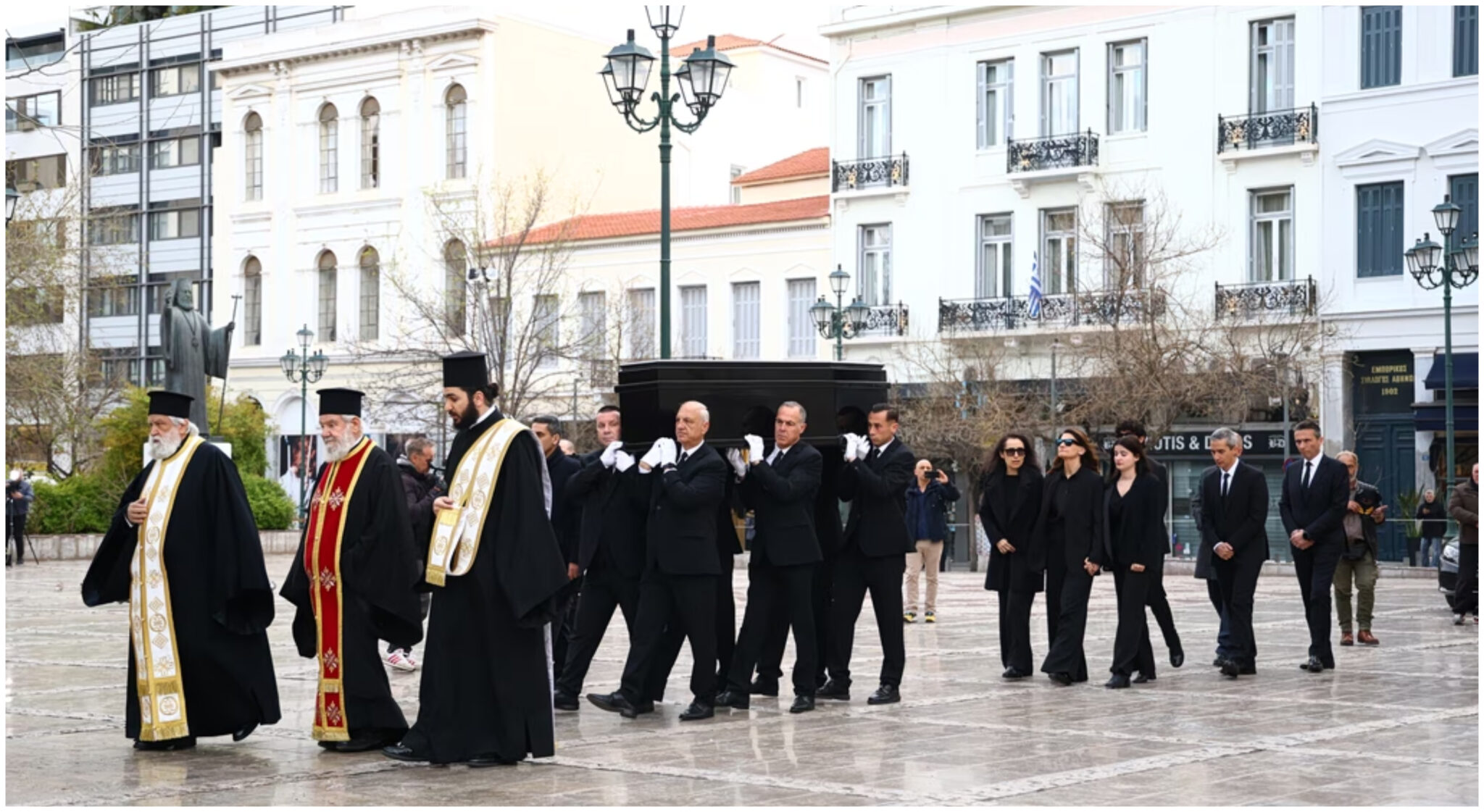 Το τελευταίο «αντίο» στη μεγάλη κυρία του ελληνικού πενταγράμμου (ΦΩΤΟ)