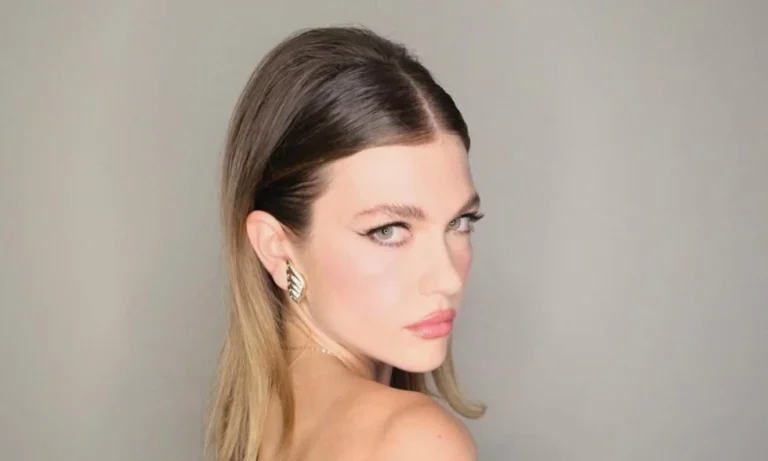 Κλέλια Ανδριολάτου: Μας «συστήνει« την κούκλα αδερφή της (ΦΩΤΟ)