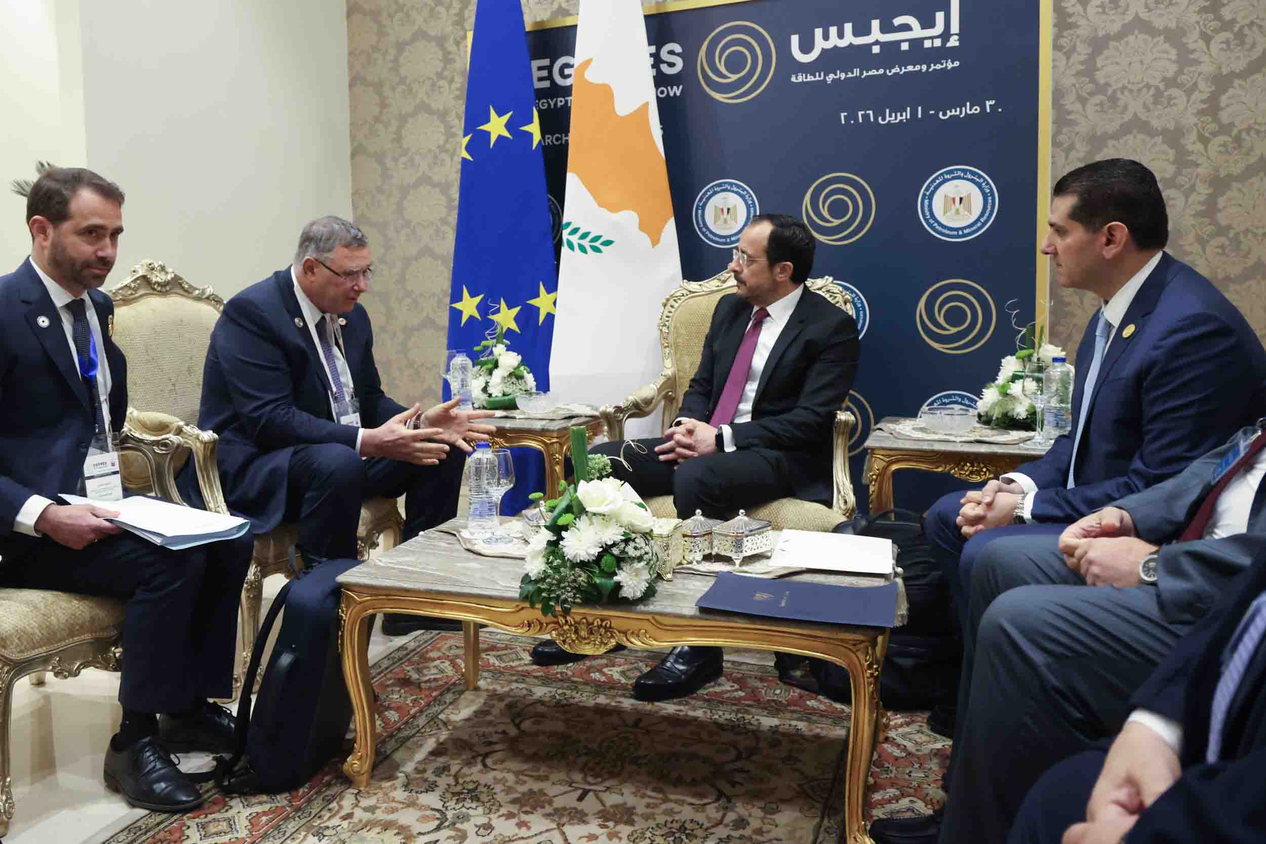 &Mu;. &Delta;&alpha;&mu;&iota;&alpha;&nu;ό&sigmaf;: &Kappa;&omicron;&iota;&nu;ή &epsilon;&pi;&iota;&tau;&rho;&omicron;&pi;ή &Kappa;ύ&pi;&rho;&omicron;&upsilon;-&Alpha;&iota;&gamma;ύ&pi;&tau;&omicron;&upsilon; &gamma;&iota;&alpha; &tau;&eta;&nu; &pi;ώ&lambda;&eta;&sigma;&eta; &tau;&omicron;&upsilon; &phi;&upsilon;&sigma;&iota;&kappa;&omicron;ύ &alpha;&epsilon;&rho;ί&omicron;&upsilon;