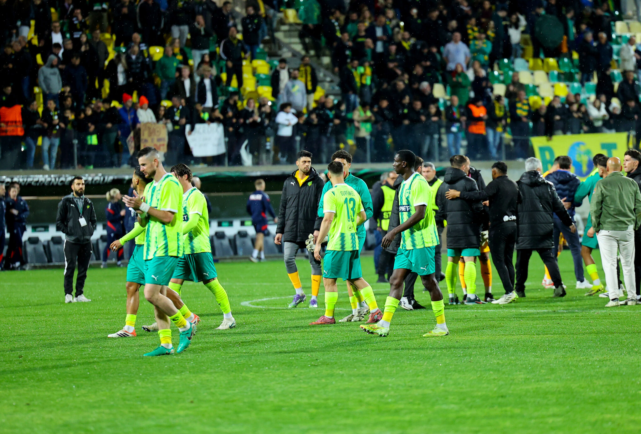 ΑΕΚ: Περηφάνια με… παράπονα για τη διαιτησία – Ανησυχία για τον τραυματισμό του Καμπρέρα