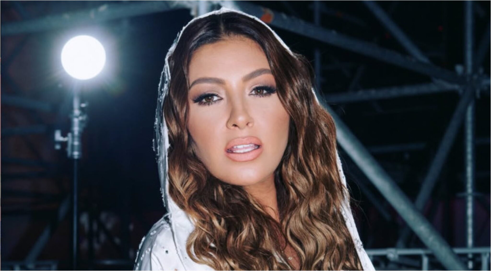 Έλενα Παπαρίζου: Επέστρεψε στη σκηνή και άναψε «φωτιές» μετά την περιπέτεια υγείας της (ΒΙΝΤΕΟ)