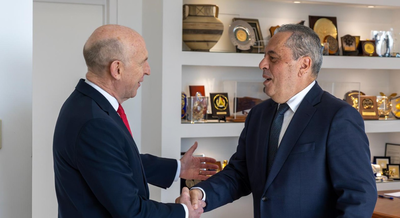 Στην Κύπρο ο Βρετανός Υπουργό Άμυνας, συναντήθηκε με Πάλμα