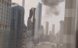 Πλήγμα στην «Wall Street» του Ντουμπάι, συντρίμμια από αναχαίτιση χτύπησαν κτίριο (ΒΙΝΤΕΟ)