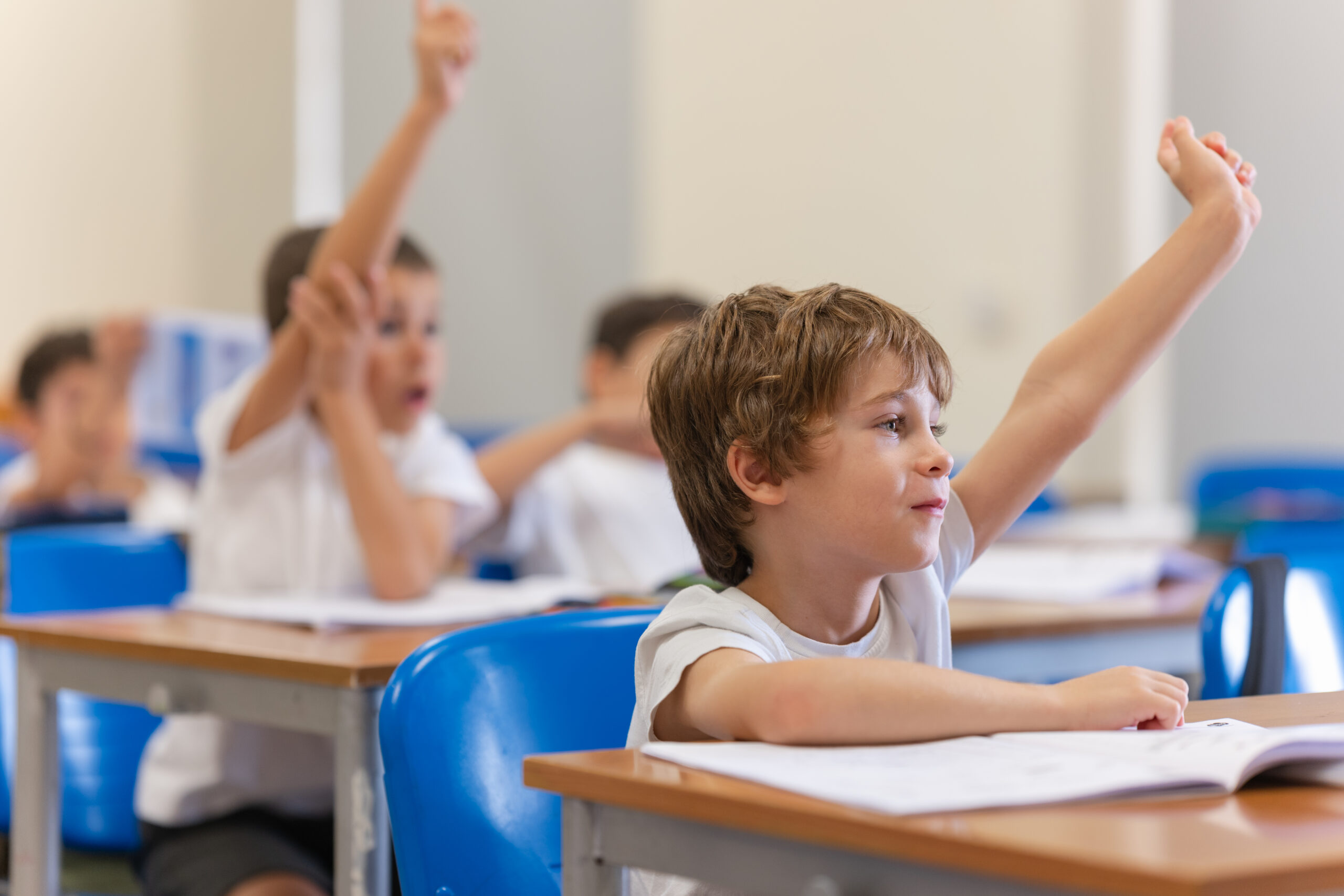 The English School Institute: &Nu;έ&alpha; &epsilon;&pi;&omicron;&chi;ή &sigma;&tau;&eta;&nu; &epsilon;&kappa;&pi;&alpha;ί&delta;&epsilon;&upsilon;&sigma;&eta; &mu;&epsilon; &delta;&iota;&epsilon;&upsilon;&rho;&upsilon;&mu;έ&nu;&omicron; ό&rho;&alpha;&mu;&alpha;