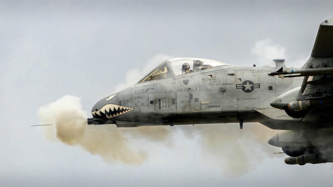 WSJ: Στη μάχη για απελευθέρωση των Στενών του Ορμούζ αμερικανικά πολεμικά αεροσκάφη