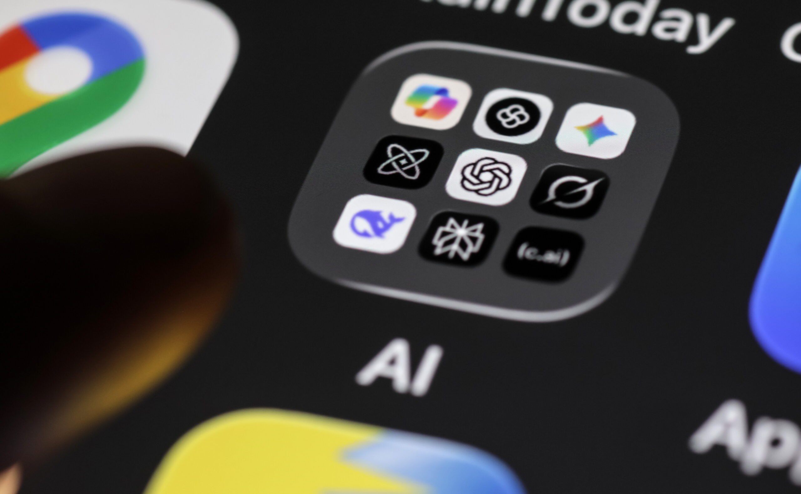 Χρήση ΑΙ: Το ΕΚ προωθεί την απαγόρευση των «nudifier» εφαρμογών