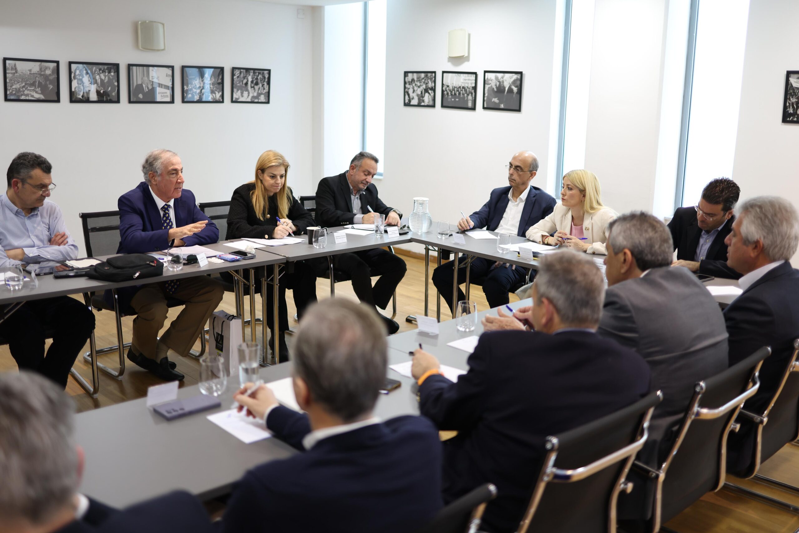 Επτά προτάσεις από ΔΗΣΥ για τον τουρισμό: Έκτακτη σύσκεψη για την κρίση στη Μέση Ανατολή