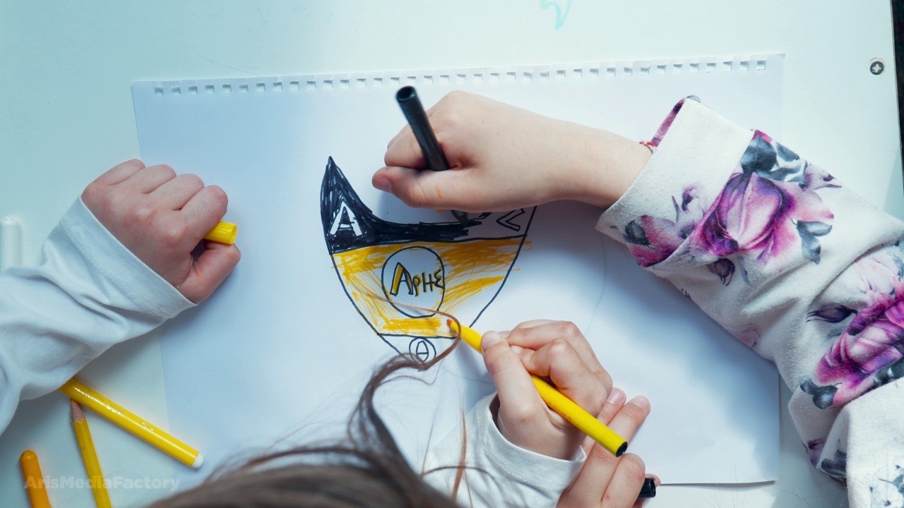 «Για τις φορές που έμαθες να στέκεσαι όρθιος, φορώντας κιτρινόμαυρα»: Το υπέροχο βίντεο του Άρη για τα γενέθλιά του