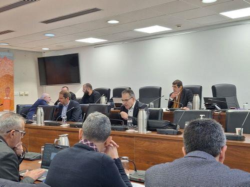 &Alpha;&nu;&eta;&sigma;&upsilon;&chi;ί&alpha; &sigma;&tau;&eta; &Beta;&omicron;&upsilon;&lambda;ή &gamma;&iota;&alpha; &kappa;&alpha;&theta;&upsilon;&sigma;&tau;&epsilon;&rho;ή&sigma;&epsilon;&iota;&sigmaf; &sigma;&epsilon; &nu;έ&epsilon;&sigmaf; &alpha;&phi;&alpha;&lambda;&alpha;&tau;ώ&sigma;&epsilon;&iota;&sigmaf;, &omicron;&rho;&iota;&alpha;&kappa;ή &eta; &kappa;ά&lambda;&upsilon;&psi;&eta; &alpha;&nu;&alpha;&gamma;&kappa;ώ&nu; &sigma;&epsilon; &pi;&epsilon;&rho;&iota;&omicron;&chi;έ&sigmaf; &tau;&eta;&sigmaf; &Lambda;&epsilon;&upsilon;&kappa;&omega;&sigma;ί&alpha;&sigmaf;