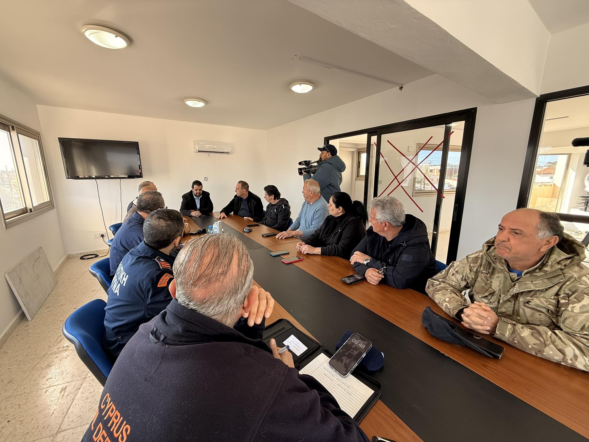 Έκτακτα μέτρα στο Ακρωτήρι: Απομακρύνονται 1,300 εργαζόμενοι, επί ποδός Δήμος Κουρίου και Πολιτική Άμυνα