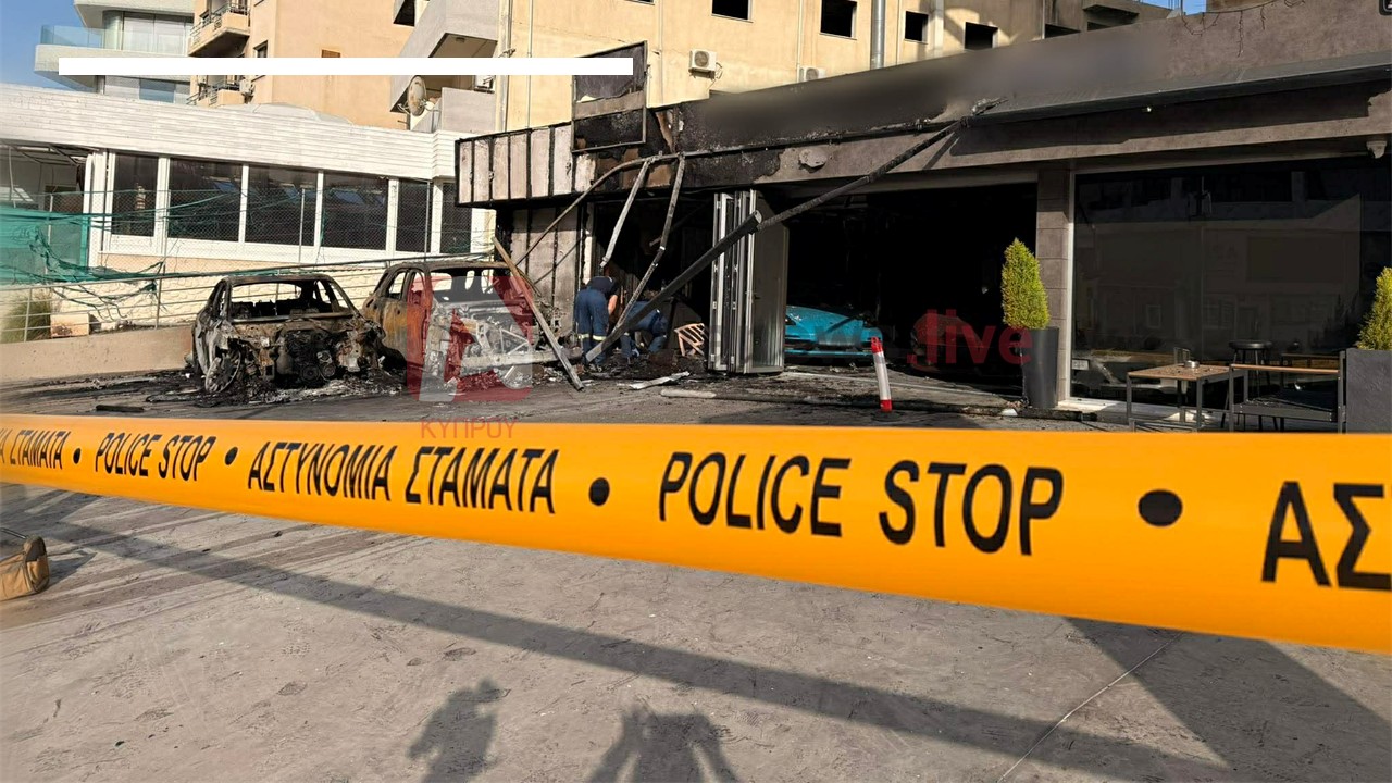 ΒΙΝΤΕΟ/ΦΩΤO: Ιδού τα πολυτελή οχήματα που έγιναν «στάχτη» στη Λεμεσό, εντατικές έρευνες στη σκηνή