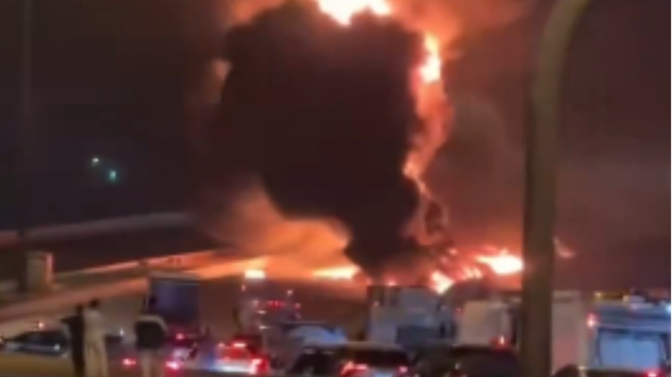 ΒΙΝΤΕΟ: Μεγάλη πυρκαγιά στην πρεσβεία των ΗΠΑ στο Ριάντ μετά από ιρανική επίθεση