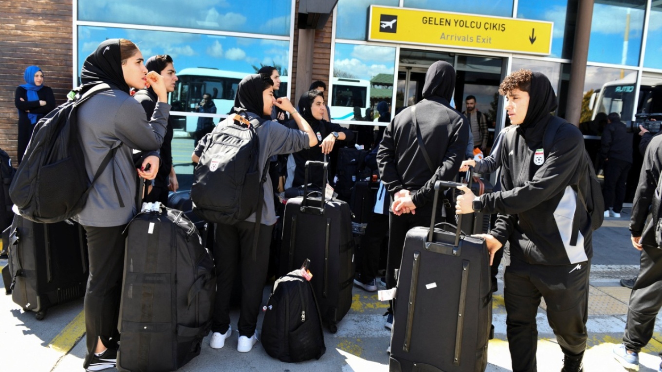 Αυστραλία: «Mπλόκο» σε τουριστικές και επαγγελματικές βίζες για Ιρανούς για έξι μήνες