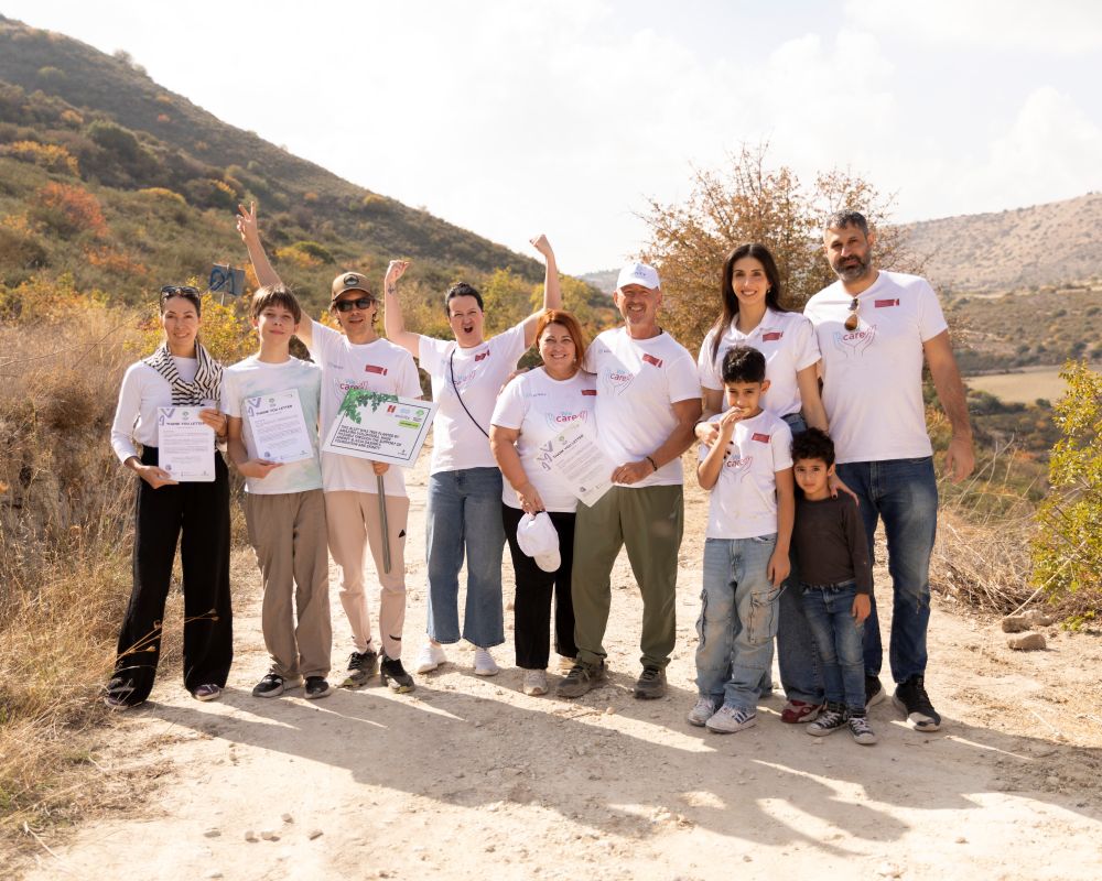 &Pi;&alpha;&gamma;&kappa;ό&sigma;&mu;&iota;&alpha; &Eta;&mu;έ&rho;&alpha; &Delta;&alpha;&sigma;ώ&nu;: &Eta; Exinity &kappa;&alpha;&iota; &tau;&omicron; Andrey Julia Dashin&rsquo;s Foundation &alpha;&nu;&alpha;&delta;&epsilon;&iota;&kappa;&n